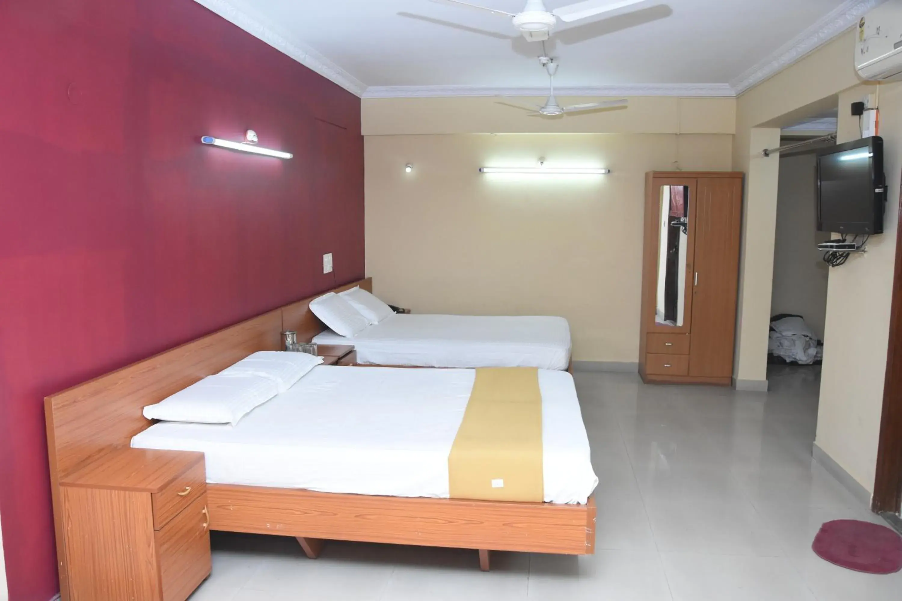 Bed in Hotel Surya Residency Majestic Bed in Hotel Surya Residency Majestic