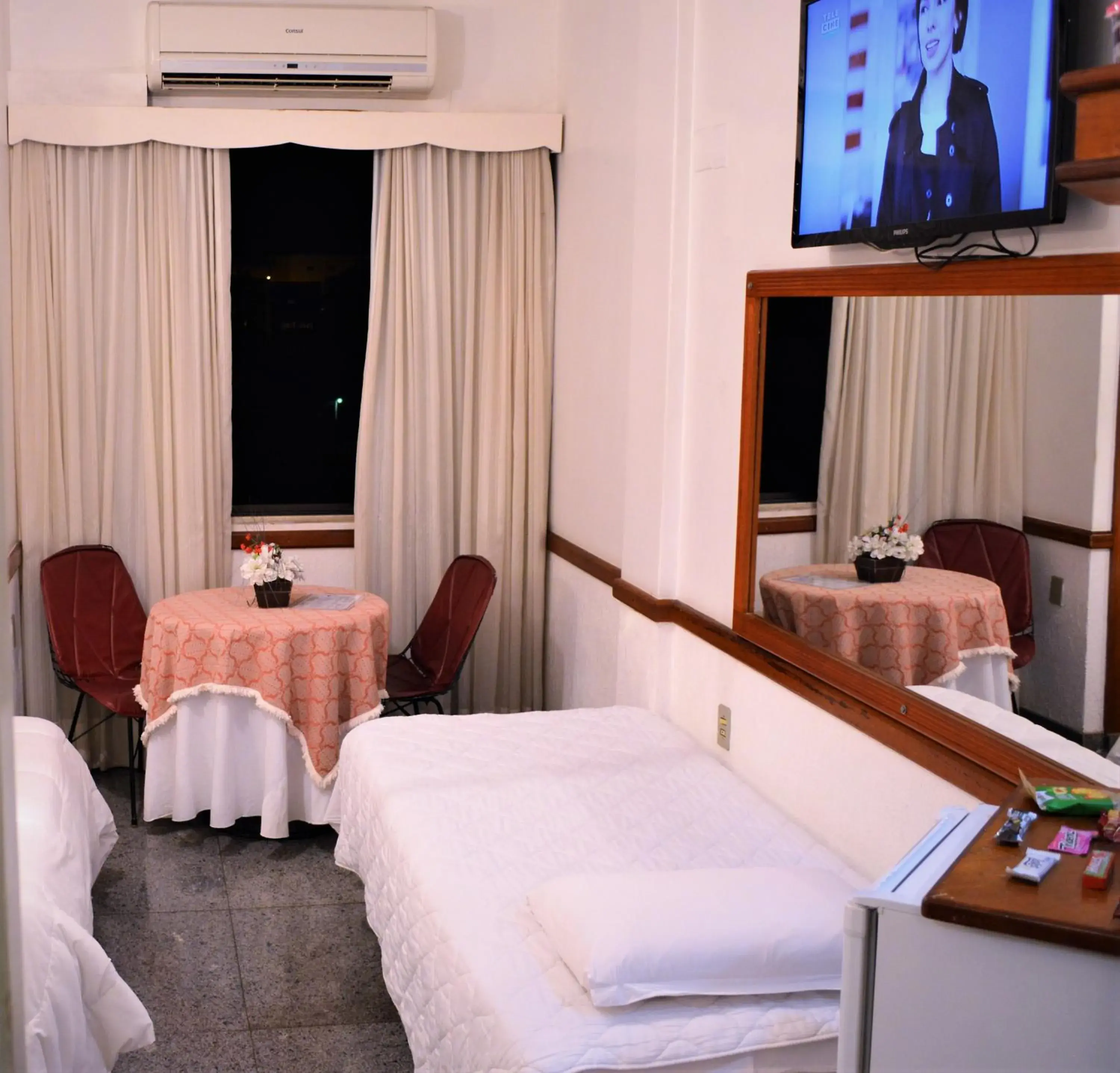Economy Quadruple Room in Hotel Comendador Economy Quadruple Room in Hotel Comendador