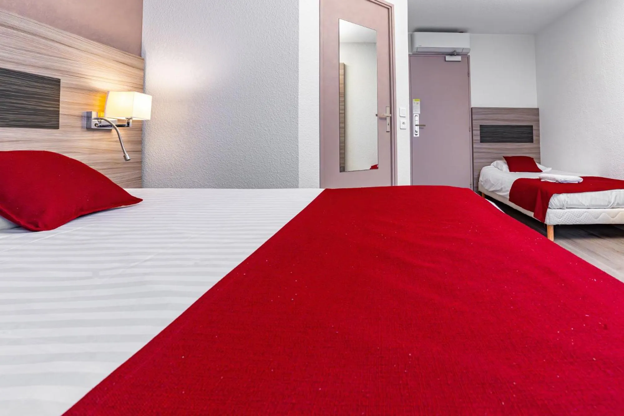 Bed in Hotel Restaurant Argos, Strasbourg Nord