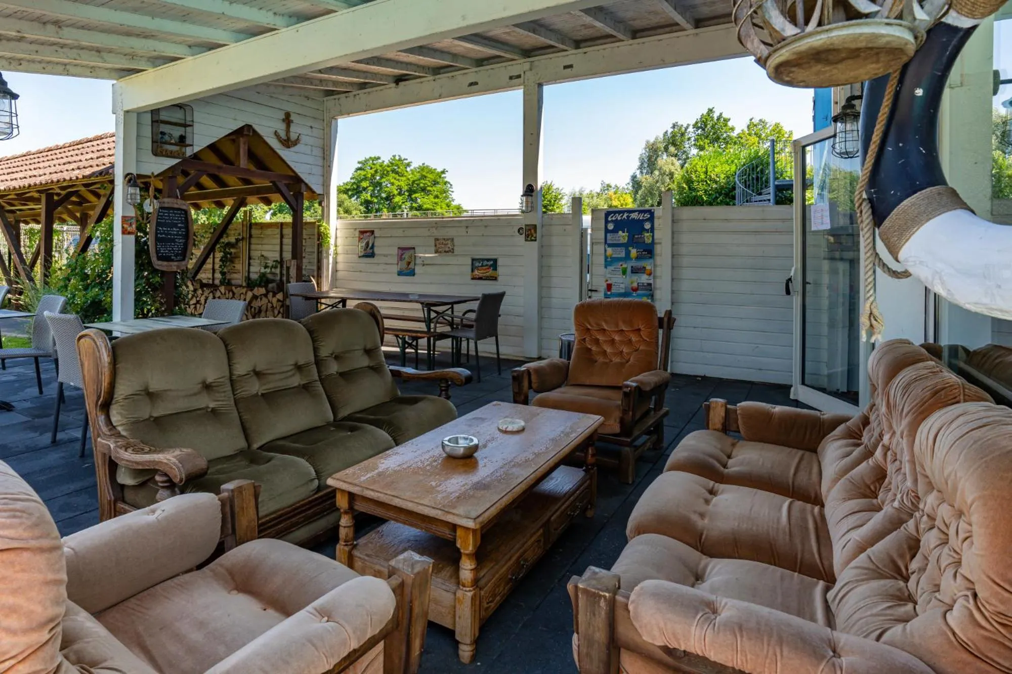 Patio in Hotel Restaurant Argos, Strasbourg Nord