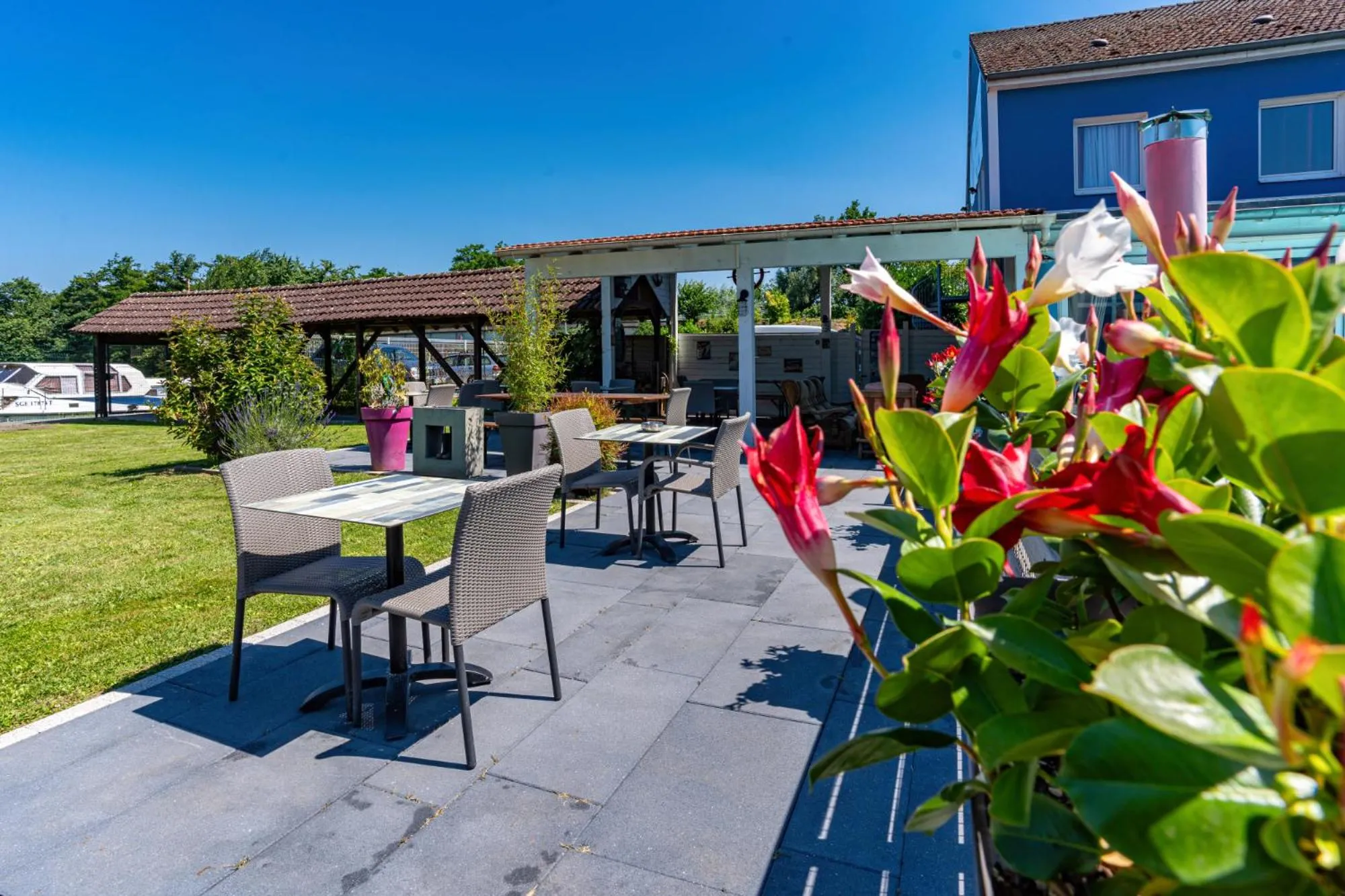 Patio in Hotel Restaurant Argos, Strasbourg Nord
