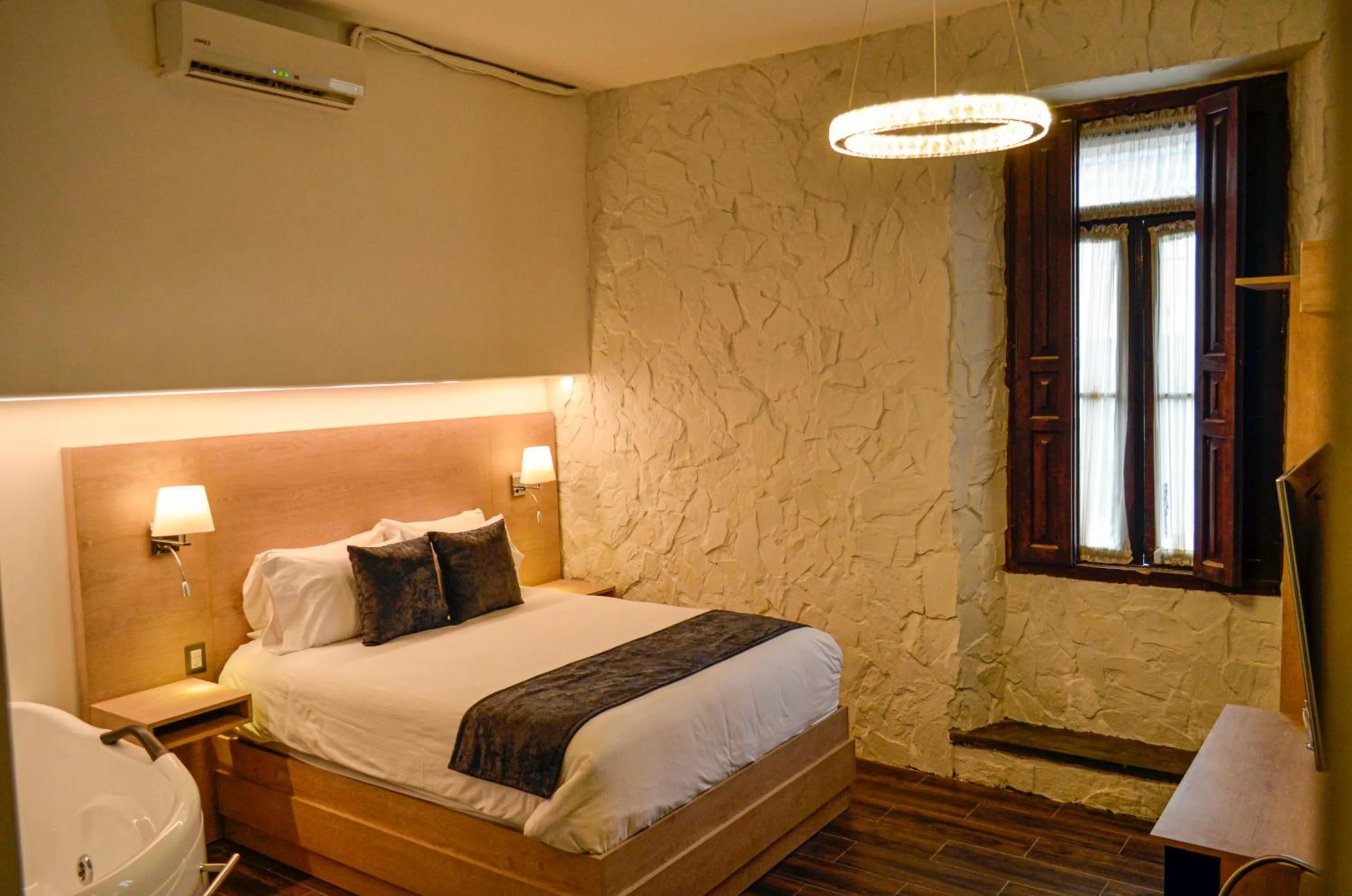 Hot Tub in Casa Bella Boutique Hotel