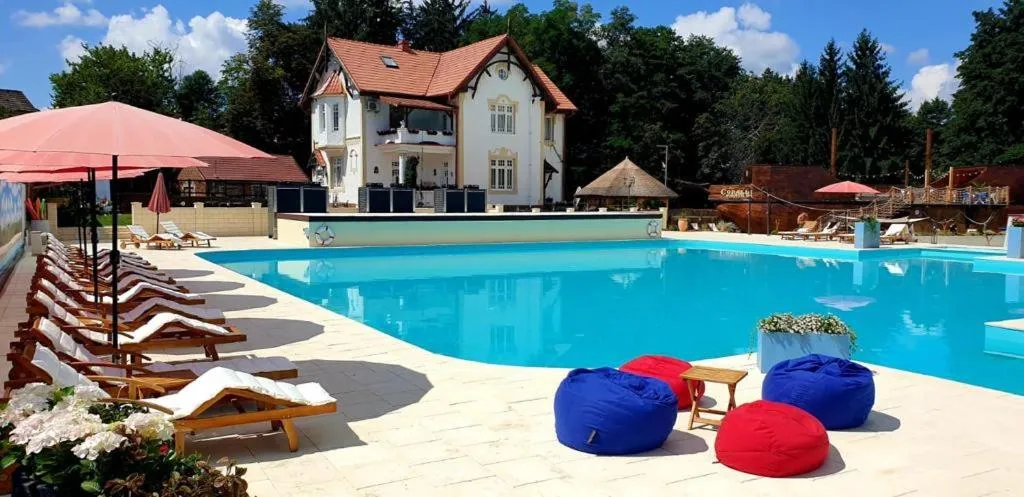 Swimming pool in Palatul Brukenthal Avrig