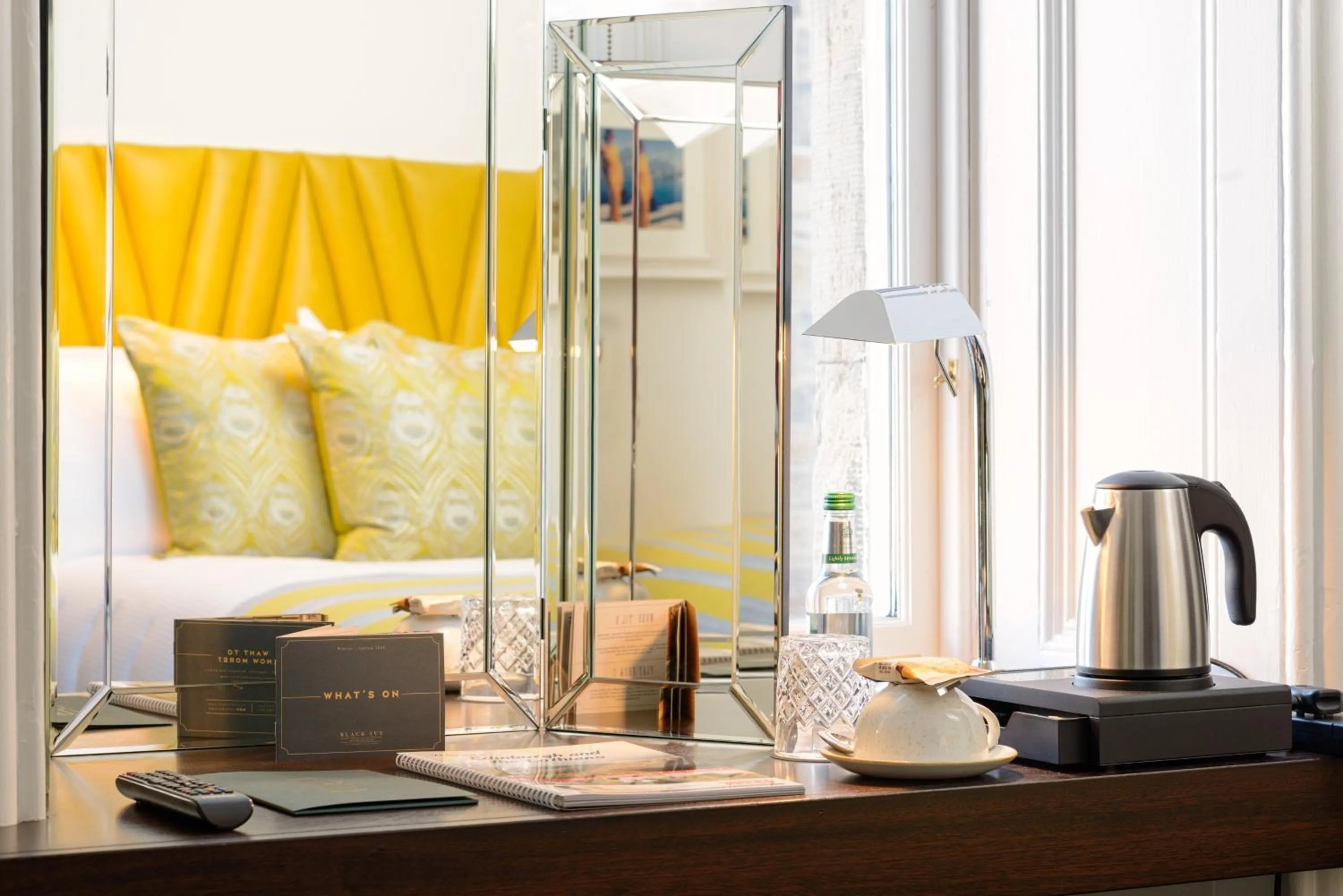 Bedroom in Black Ivy