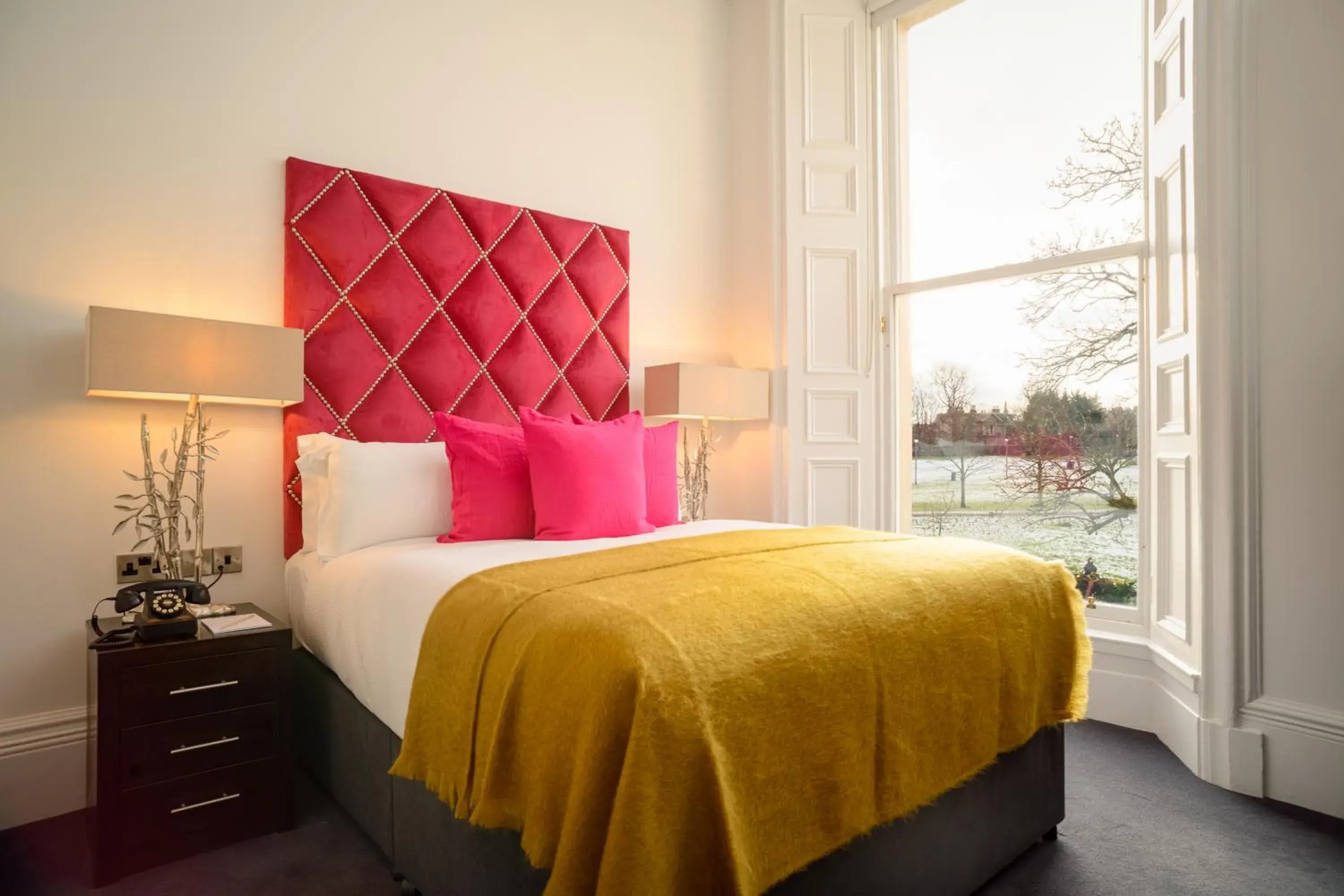 Bedroom, Bed in Black Ivy Bedroom, Bed in Black Ivy