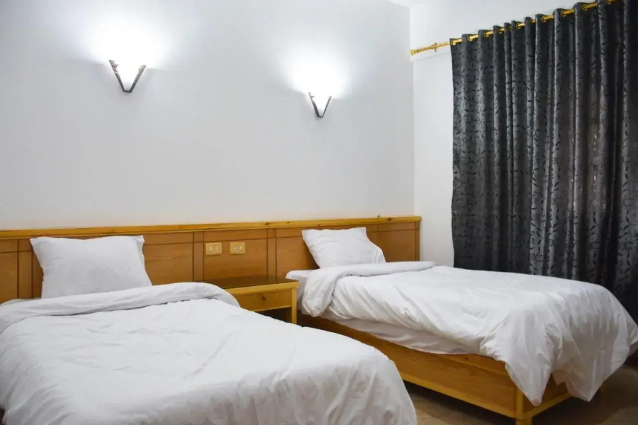 Deluxe Twin Room with Sea View in Jimmy Hotel Deluxe Twin Room with Sea View in Jimmy Hotel