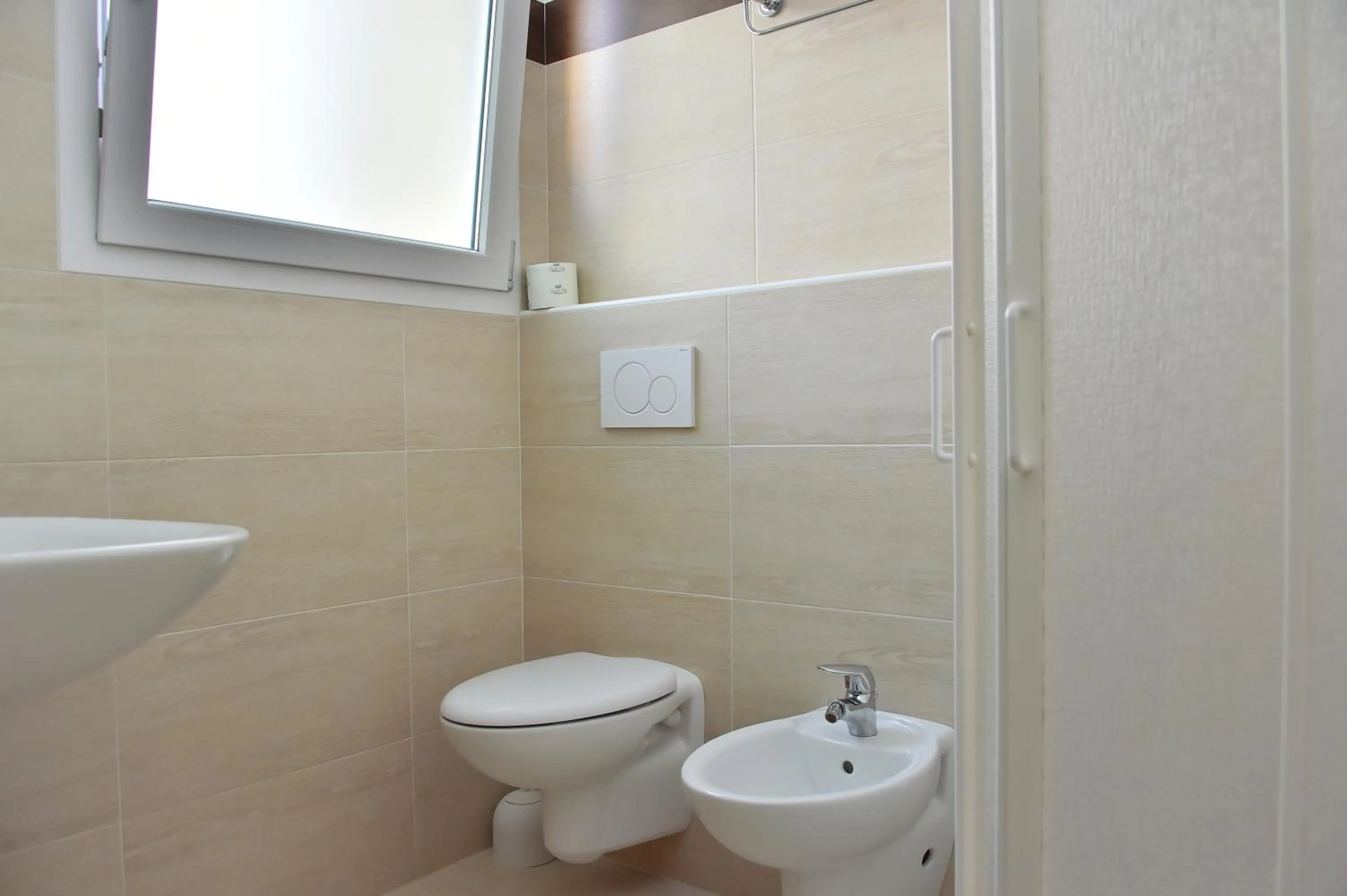 Shower in Hotel Golf ***S