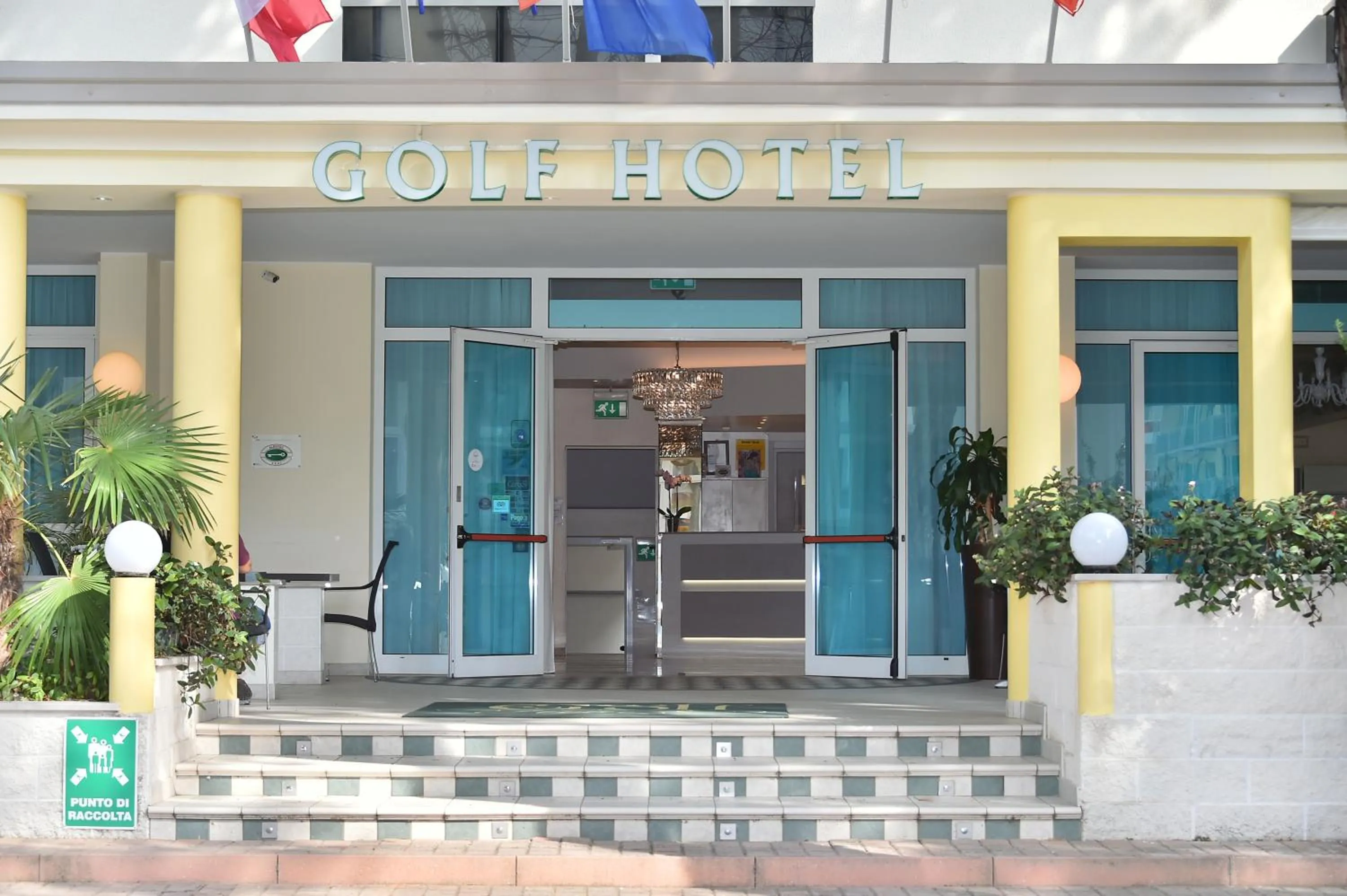 Facade/entrance in Hotel Golf ***S