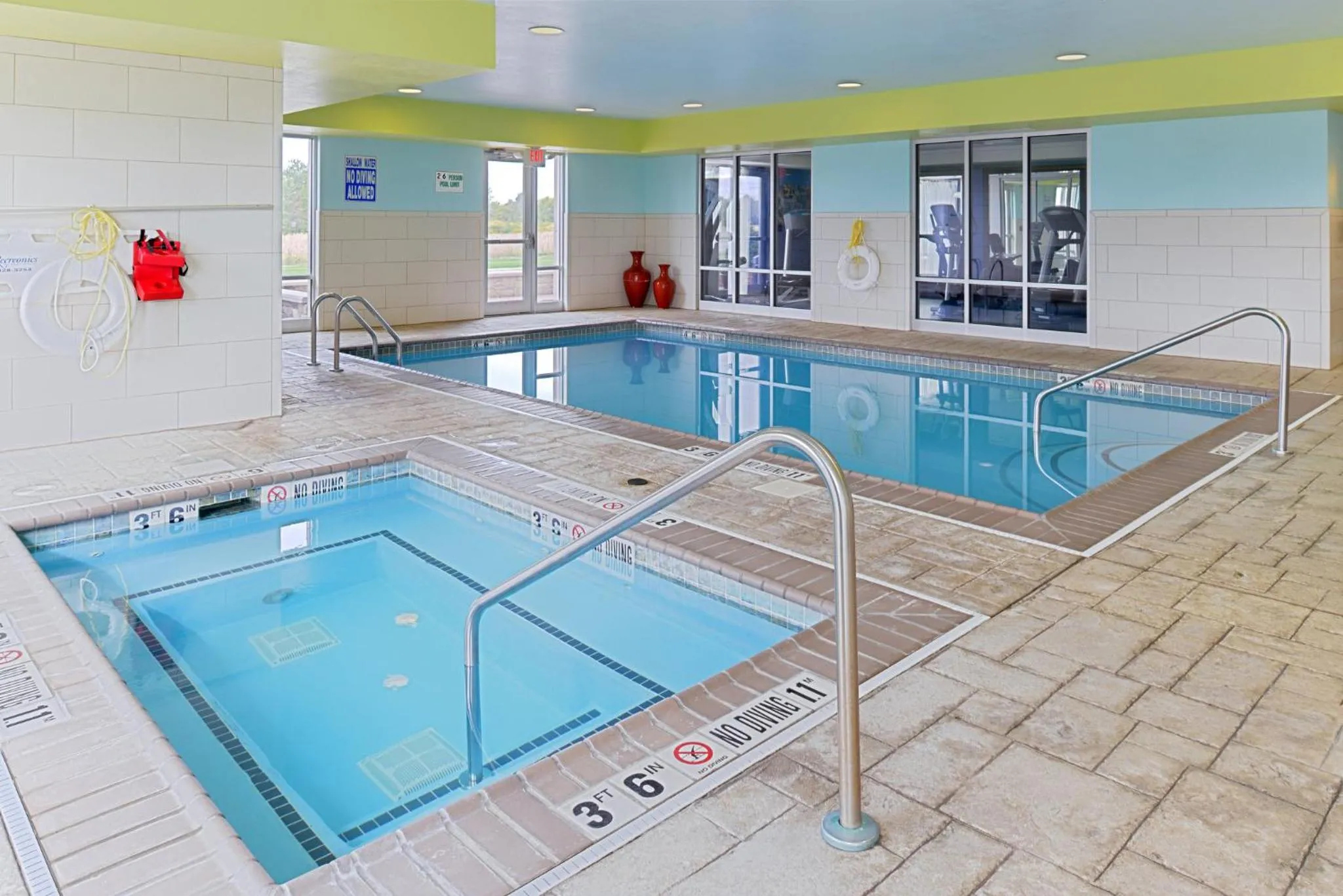 Swimming pool in Holiday Inn Express Hotel & Suites Terre Haute by IHG