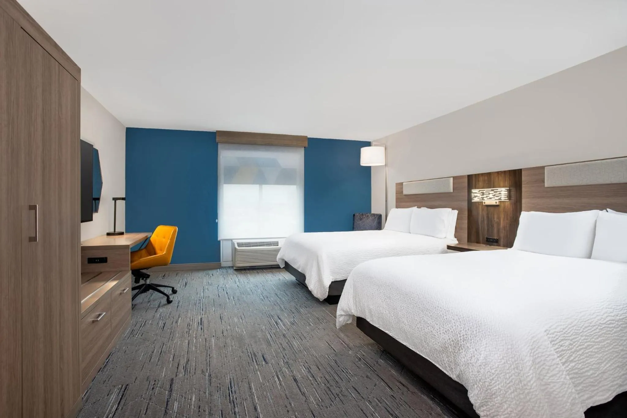 Photo of the whole room, Bed in Holiday Inn Express Hotel & Suites Terre Haute by IHG
