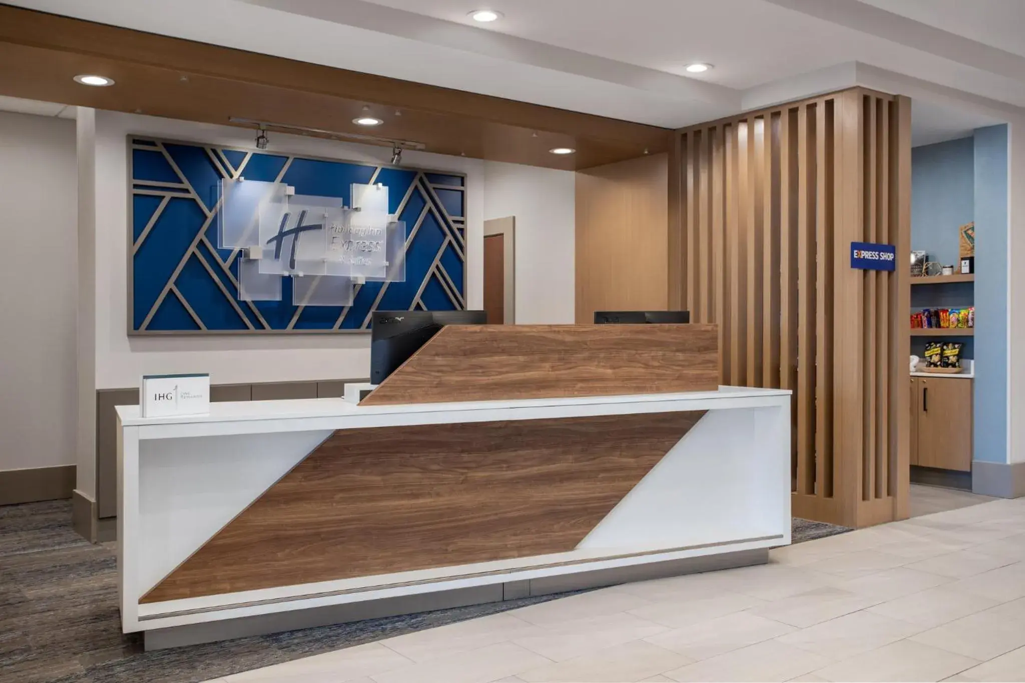 Property building in Holiday Inn Express Hotel & Suites Terre Haute by IHG Property building in Holiday Inn Express Hotel & Suites Terre Haute by IHG