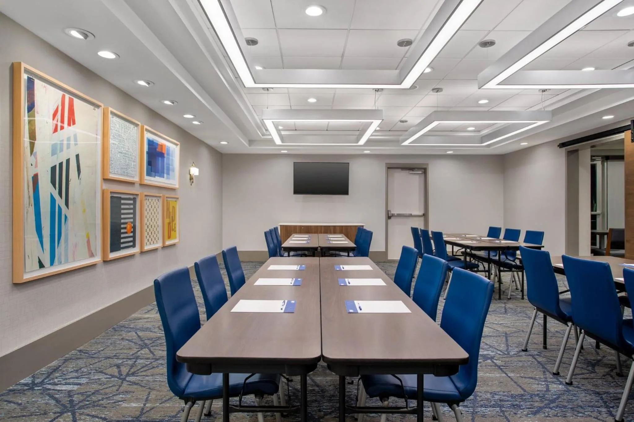 Meeting/conference room in Holiday Inn Express Hotel & Suites Terre Haute by IHG