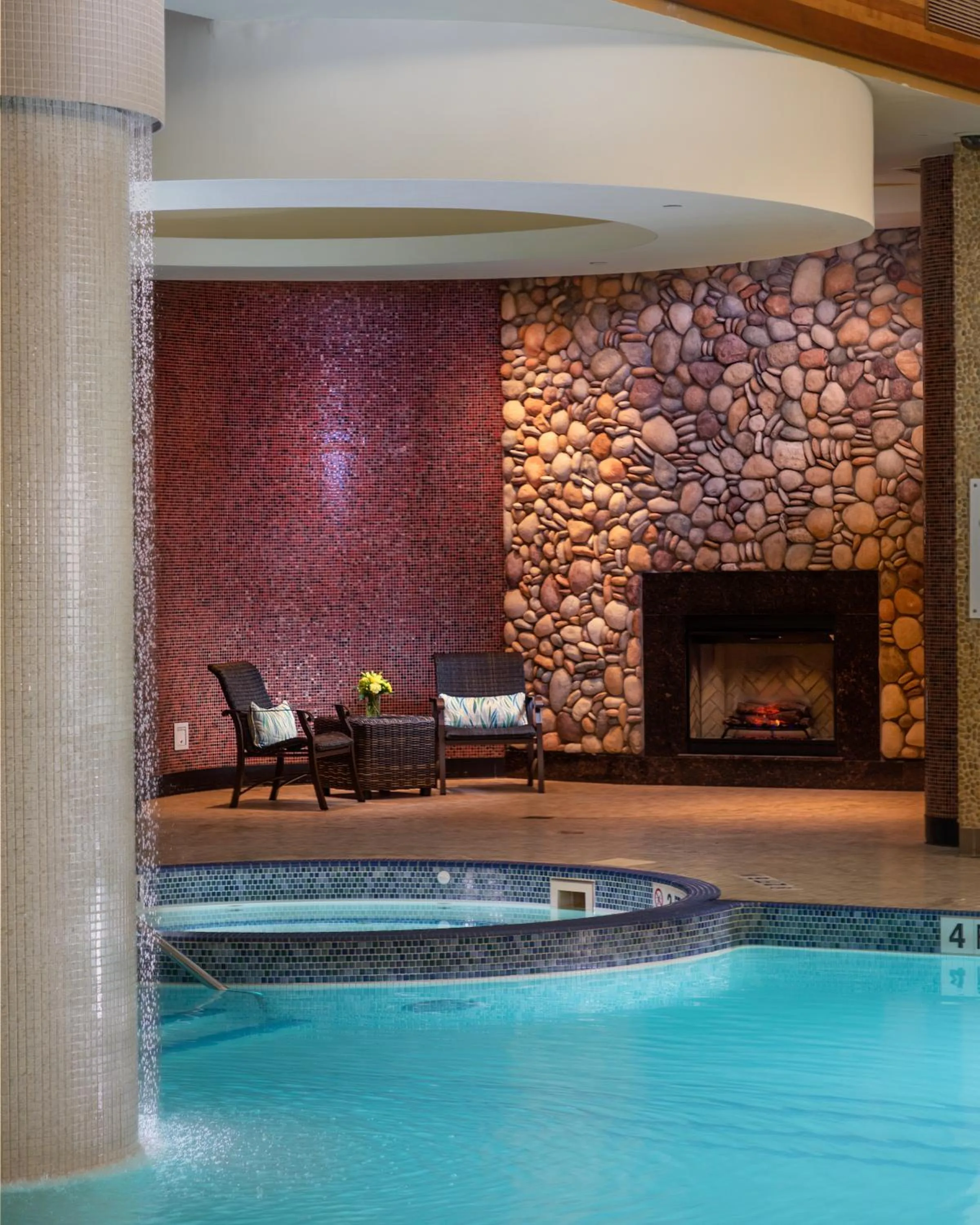 Swimming pool in Seneca Niagara Resort & Casino