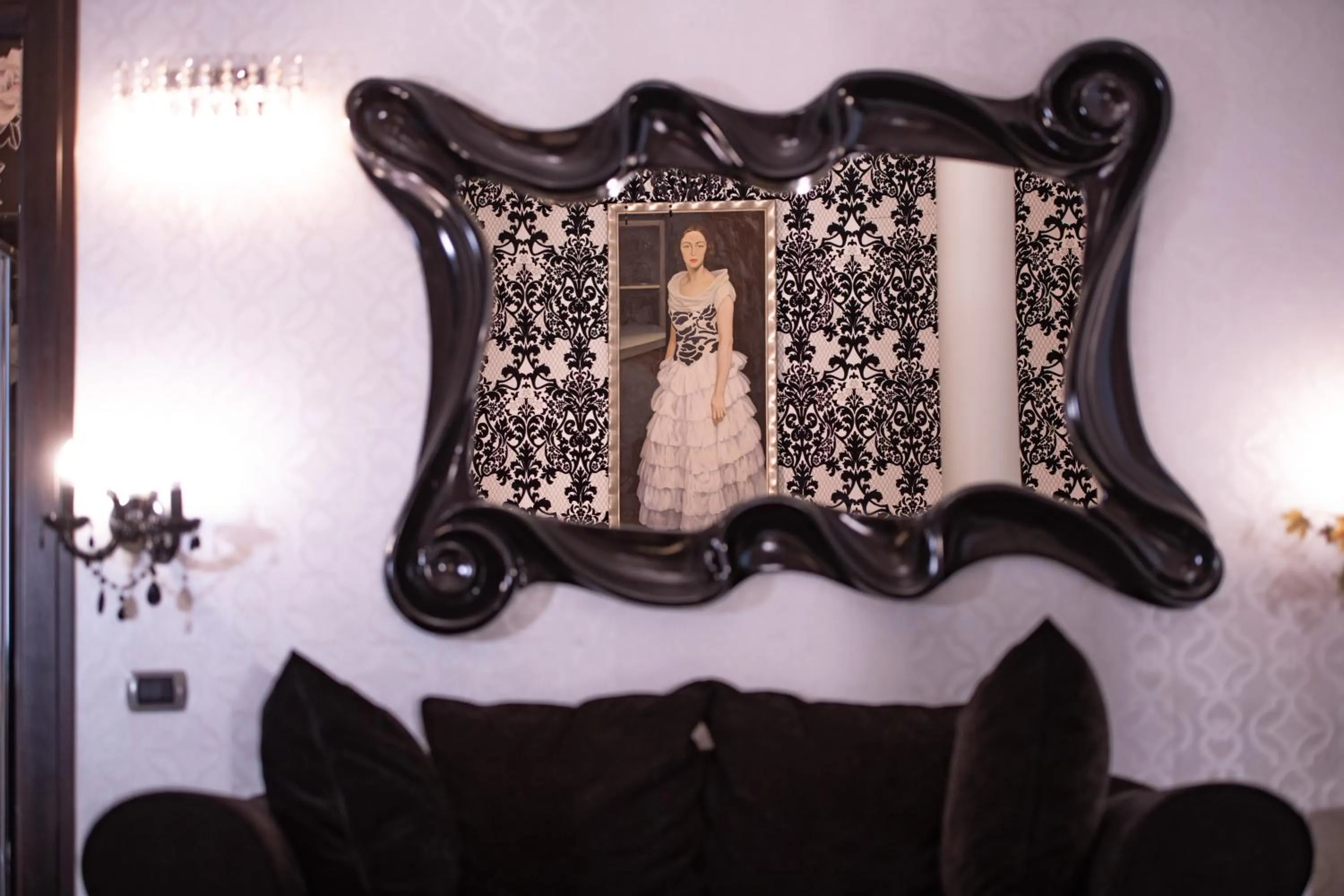 Decorative detail in Contessa Arrivabene Antica Dimora