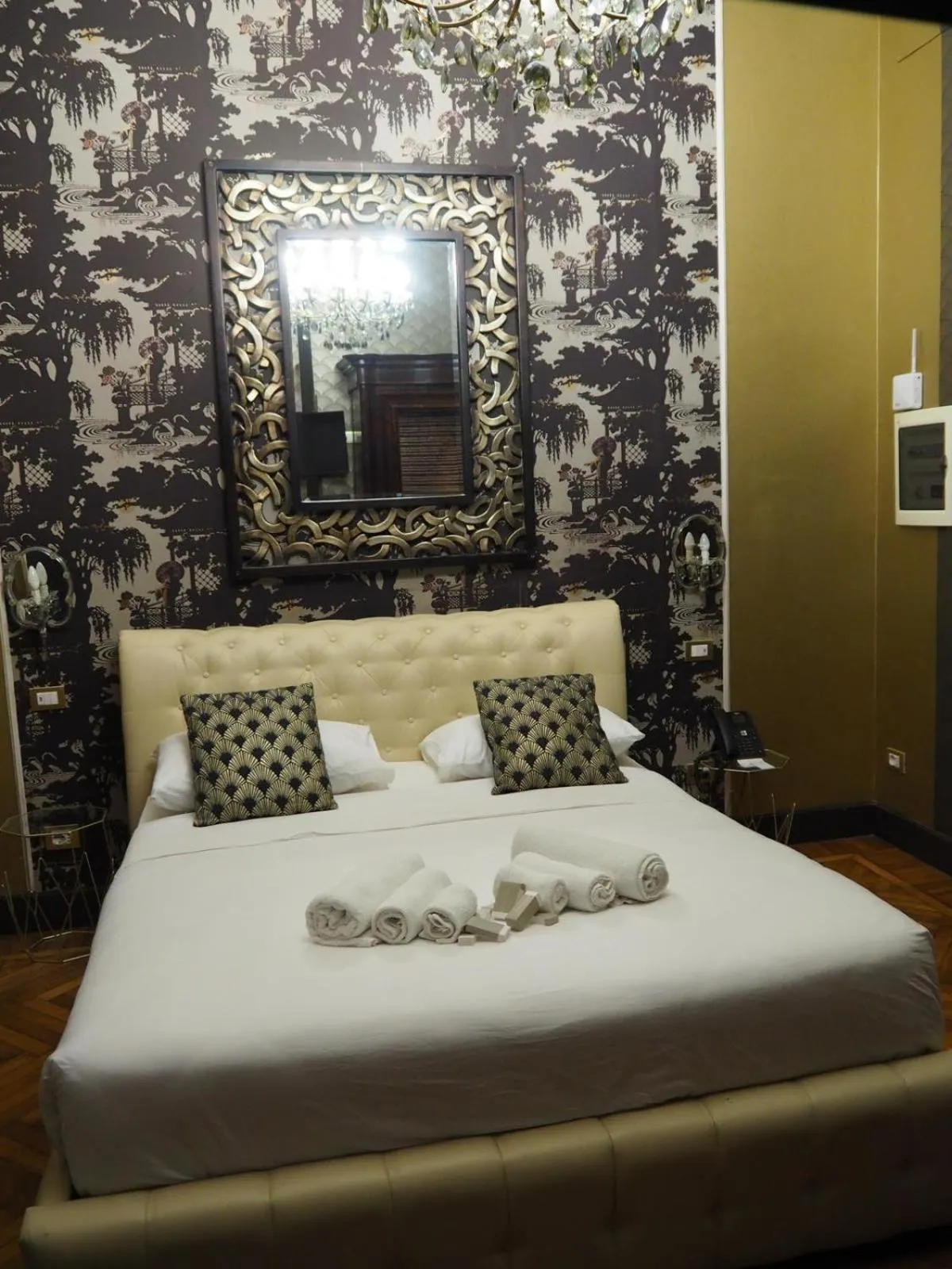 Bedroom, Bed in Contessa Arrivabene Antica Dimora