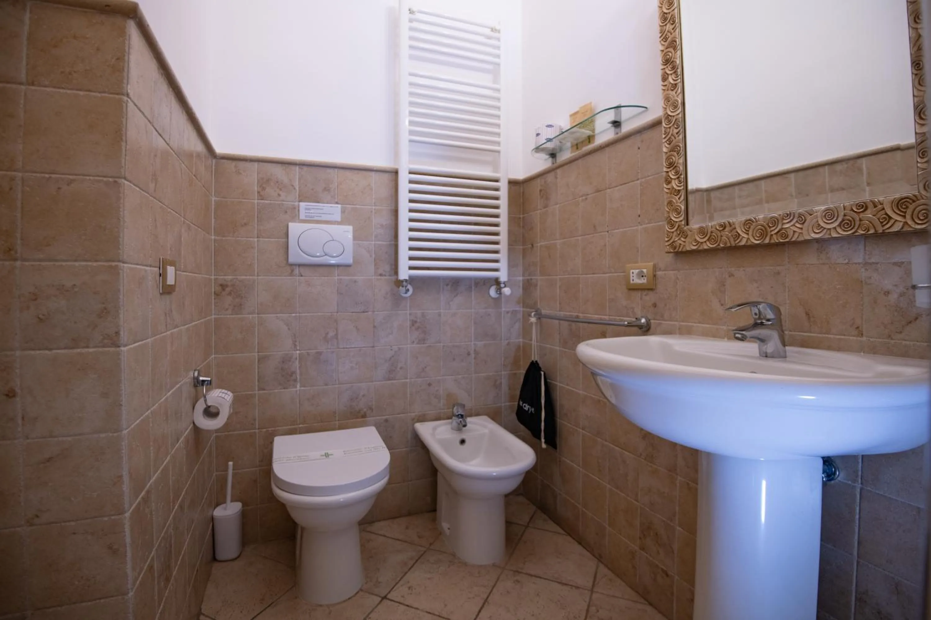 Toilet in Contessa Arrivabene Antica Dimora