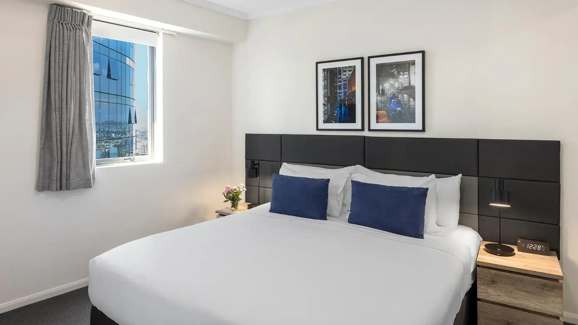 Bedroom, Bed in Oaks Brisbane on Margaret Suites Bedroom, Bed in Oaks Brisbane on Margaret Suites