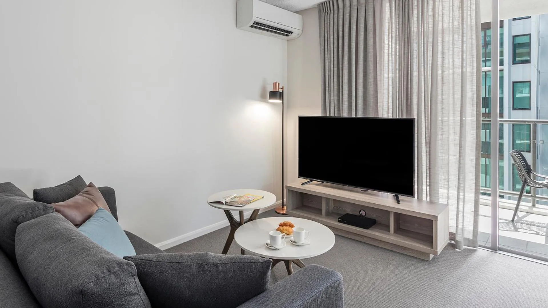 TV and multimedia in Oaks Brisbane on Margaret Suites