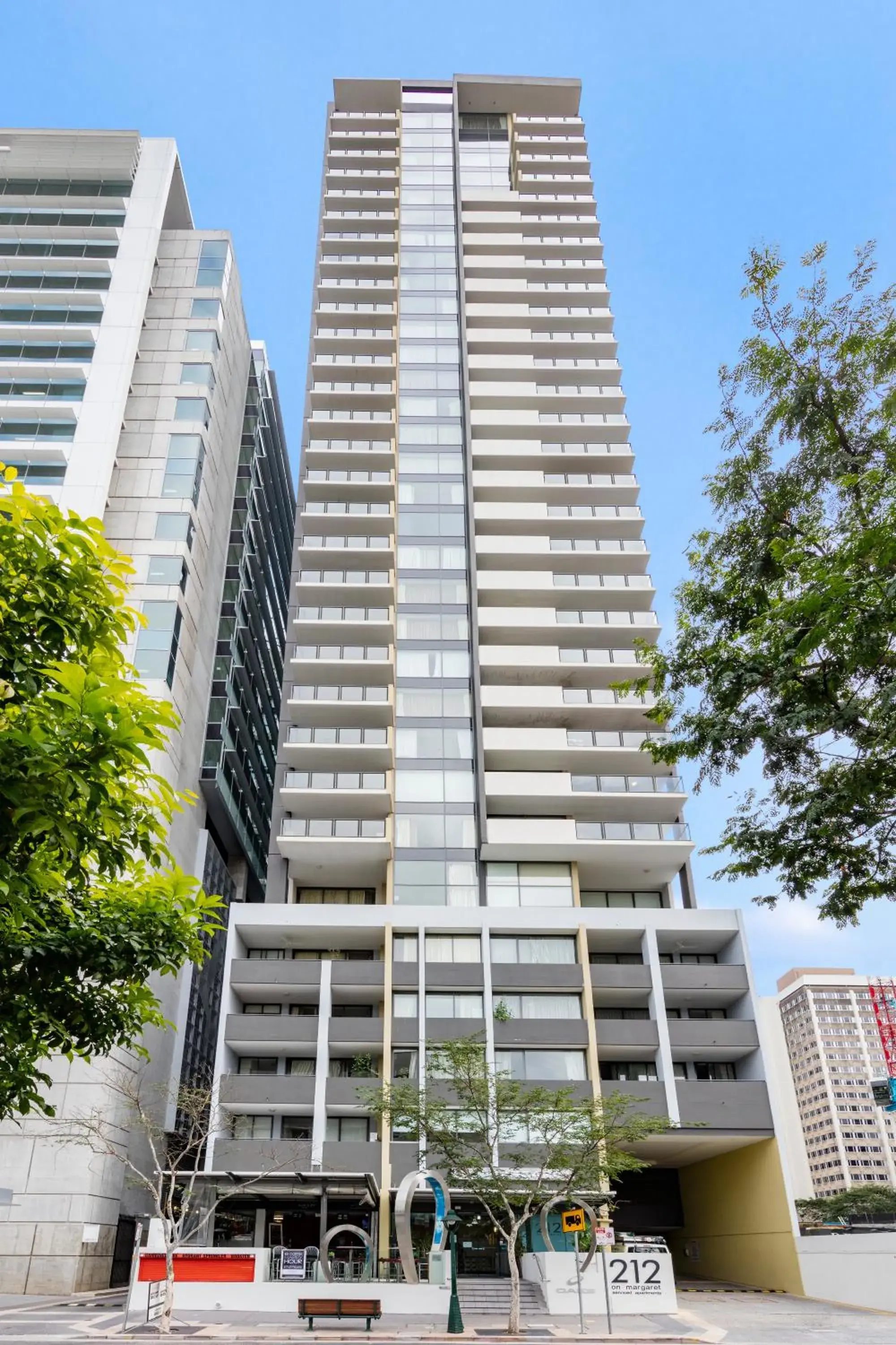 Facade/entrance in Oaks Brisbane on Margaret Suites Facade/entrance in Oaks Brisbane on Margaret Suites