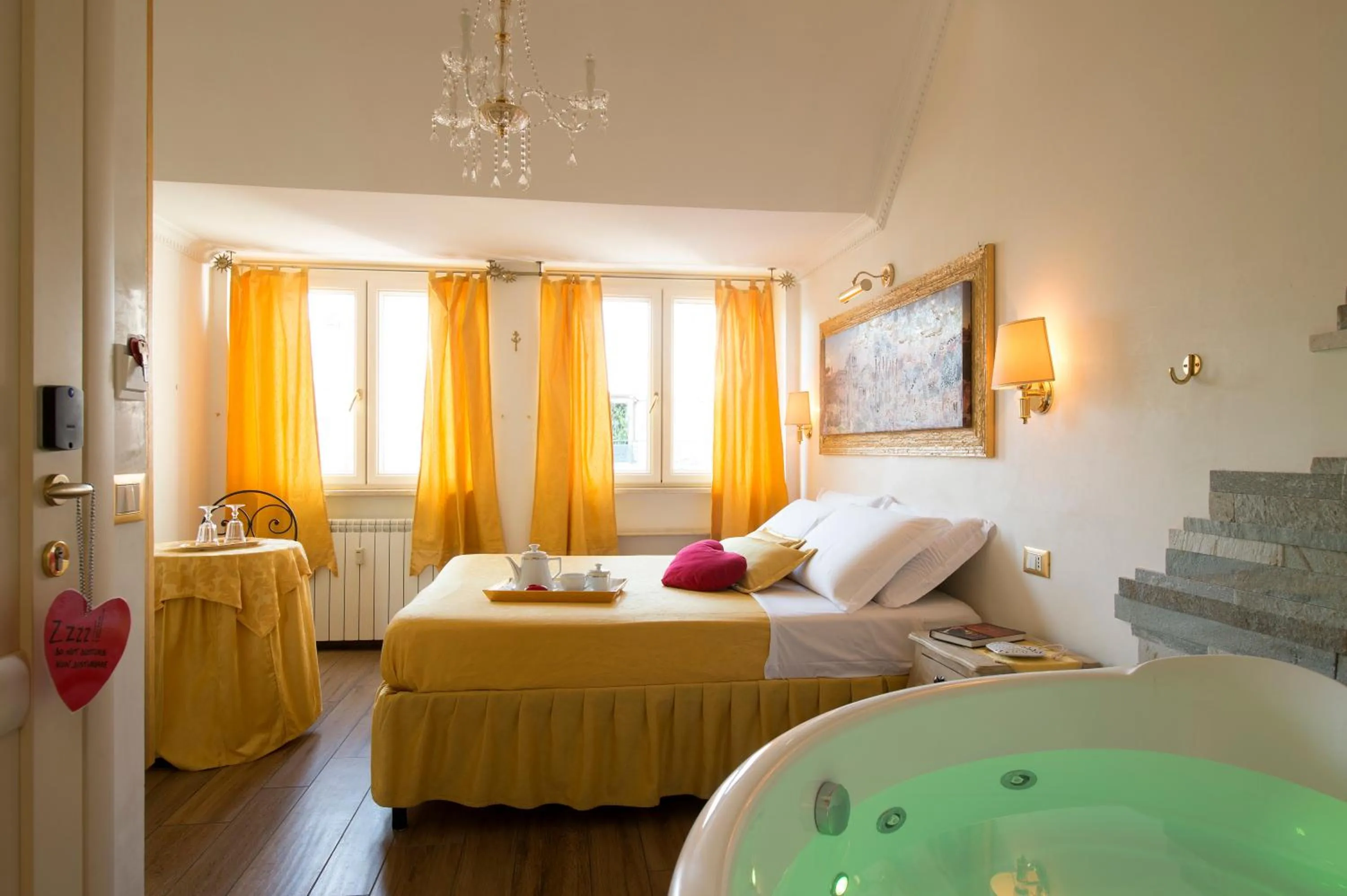 Photo of the whole room, Bed in Suites Roma Tiburtina Economy