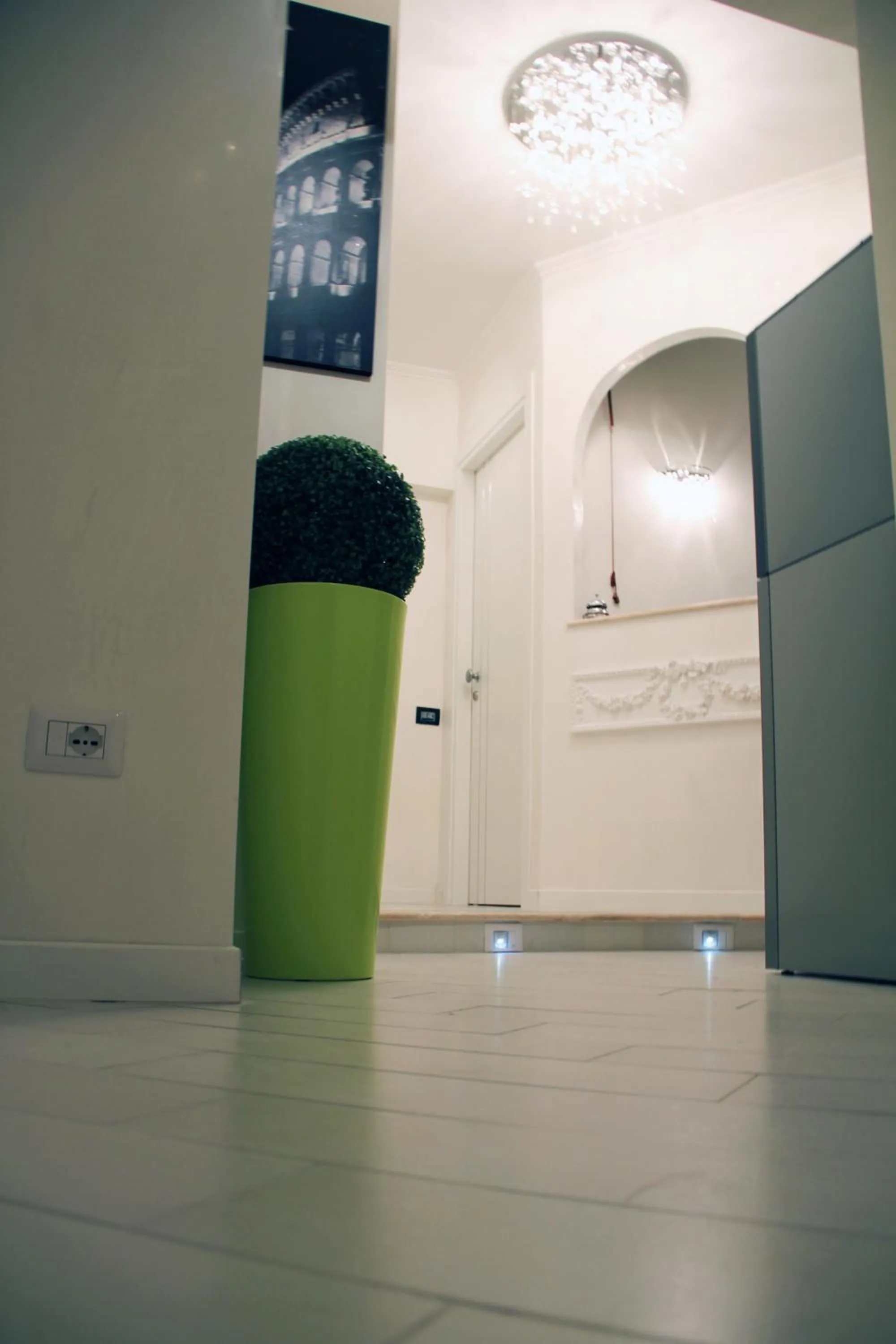 Lobby or reception in Suites Roma Tiburtina Economy