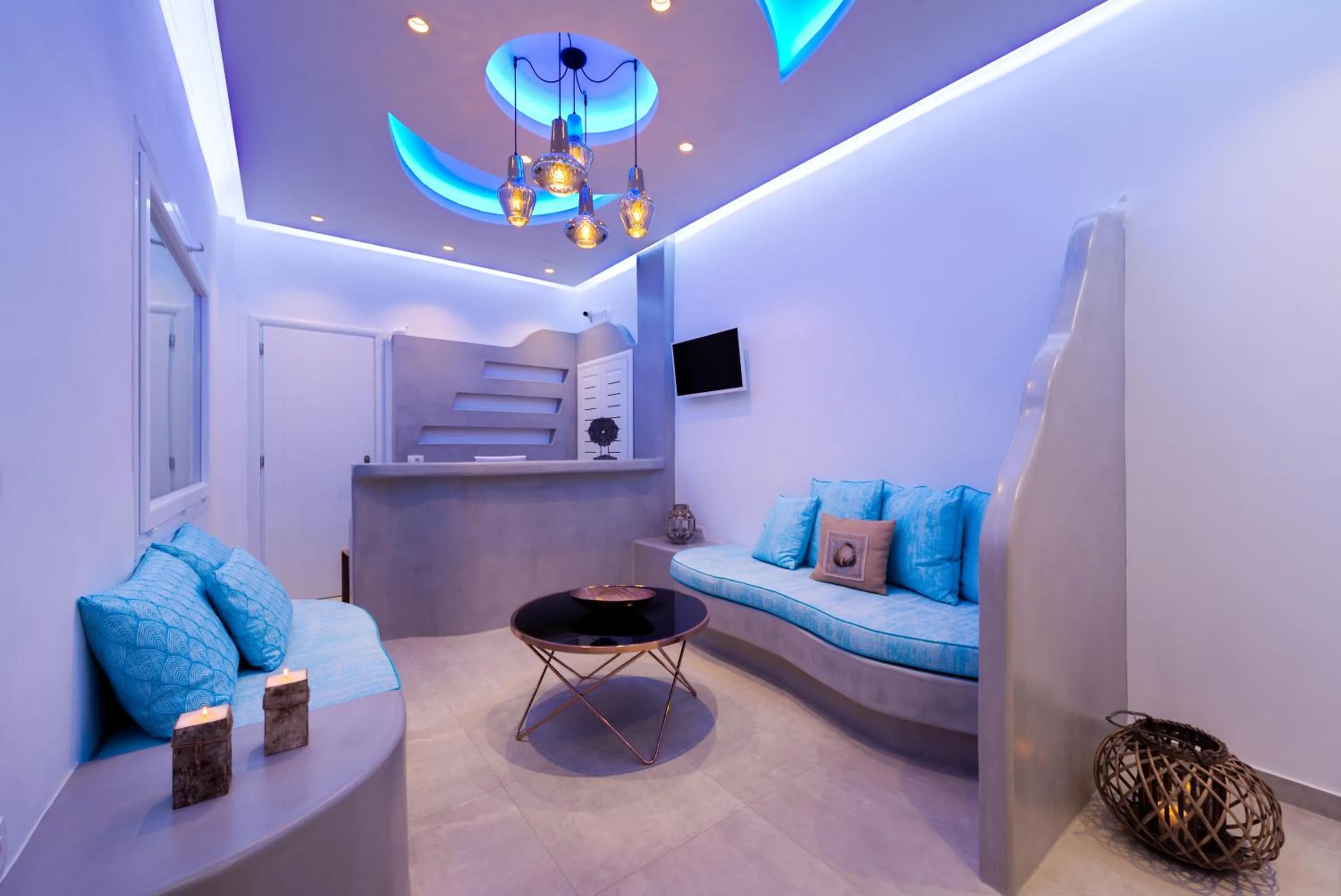 Lobby or reception, Bed in Emerald Collection Suites