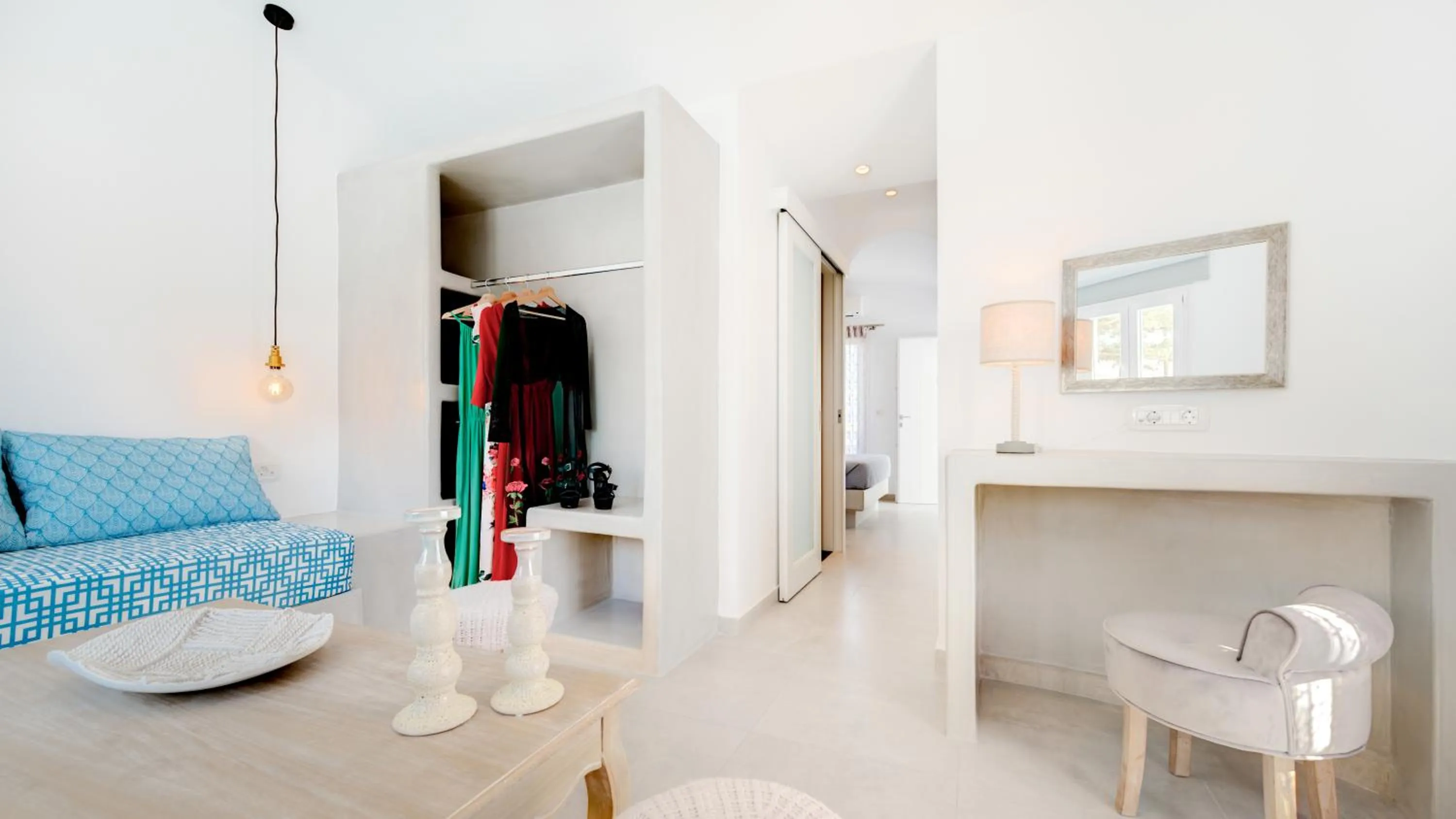 wardrobe in Emerald Collection Suites