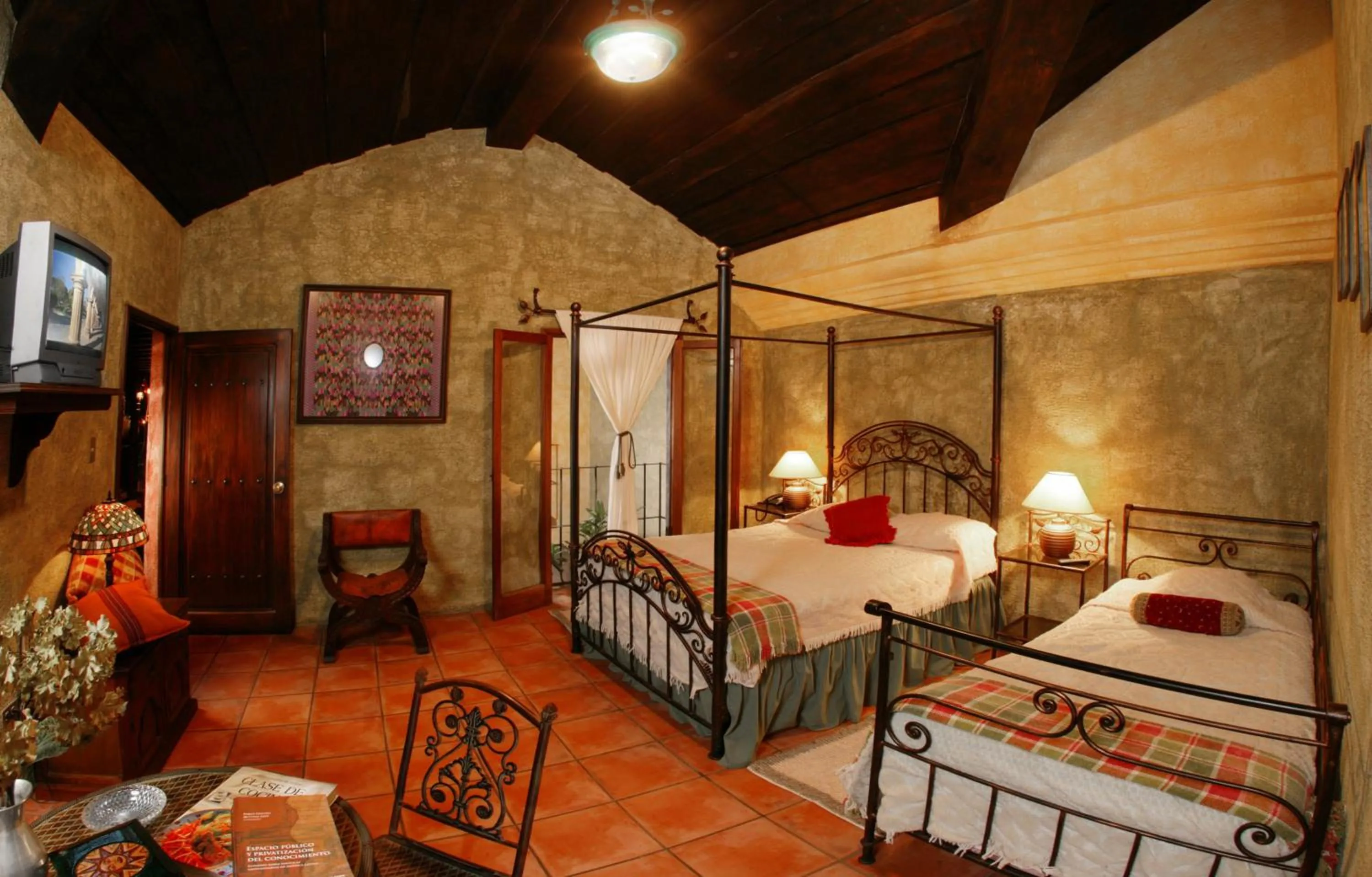 Photo of the whole room, Bed in Hotel Palacio de Doña Beatriz