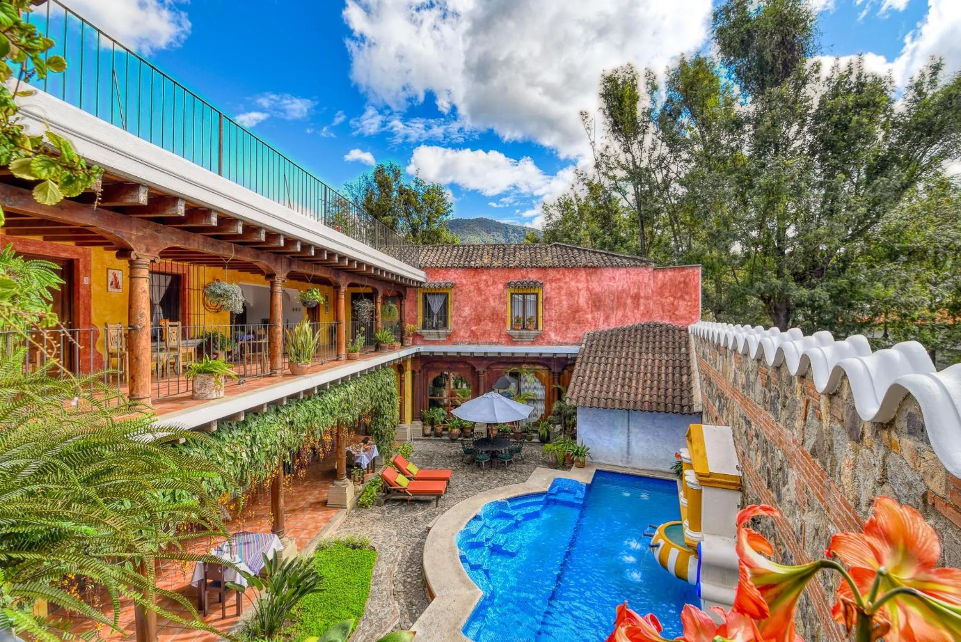 Property building in Hotel Palacio de Doña Beatriz