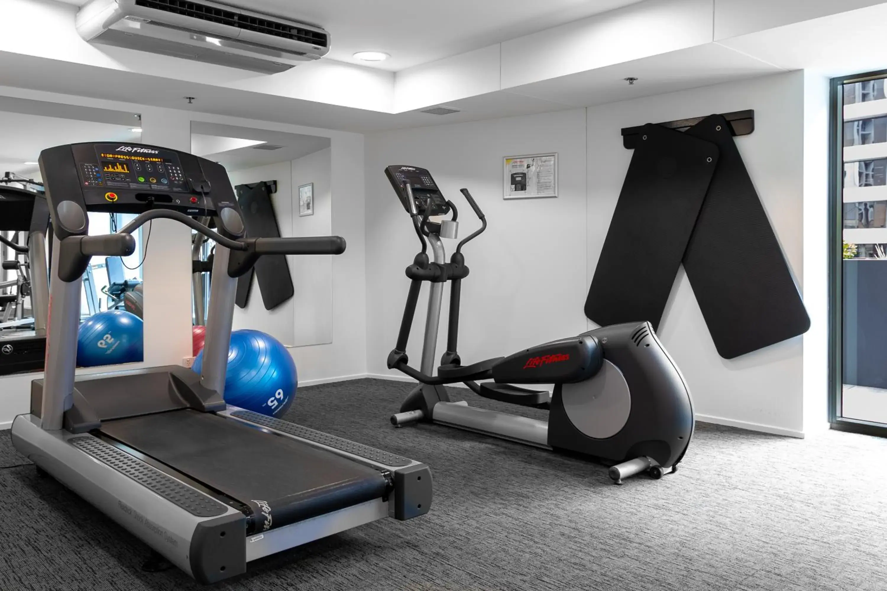 Fitness centre/facilities in Oaks Brisbane on Felix Suites Fitness centre/facilities in Oaks Brisbane on Felix Suites