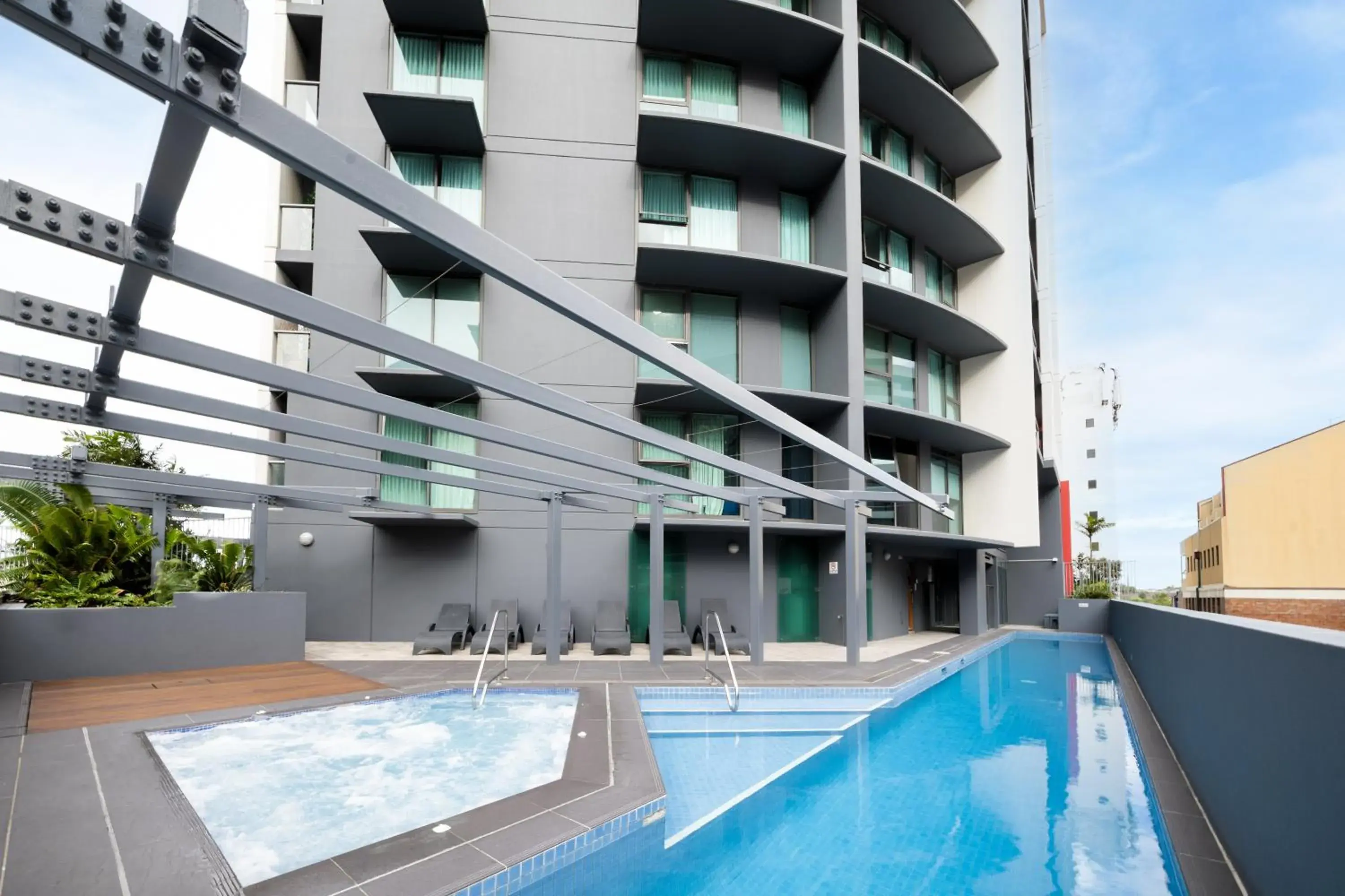 Swimming pool in Oaks Brisbane on Felix Suites Swimming pool in Oaks Brisbane on Felix Suites
