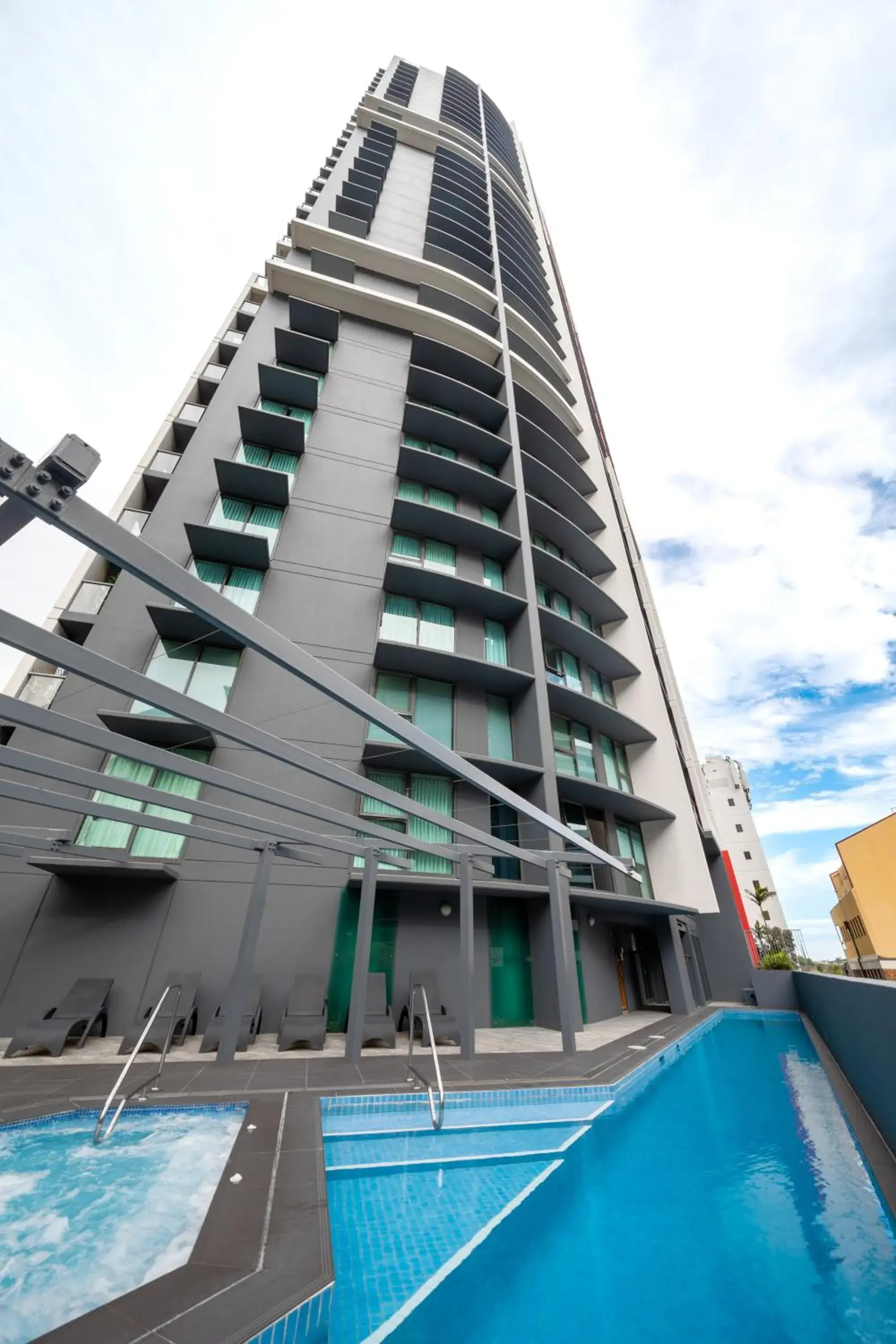 Property building in Oaks Brisbane on Felix Suites Property building in Oaks Brisbane on Felix Suites