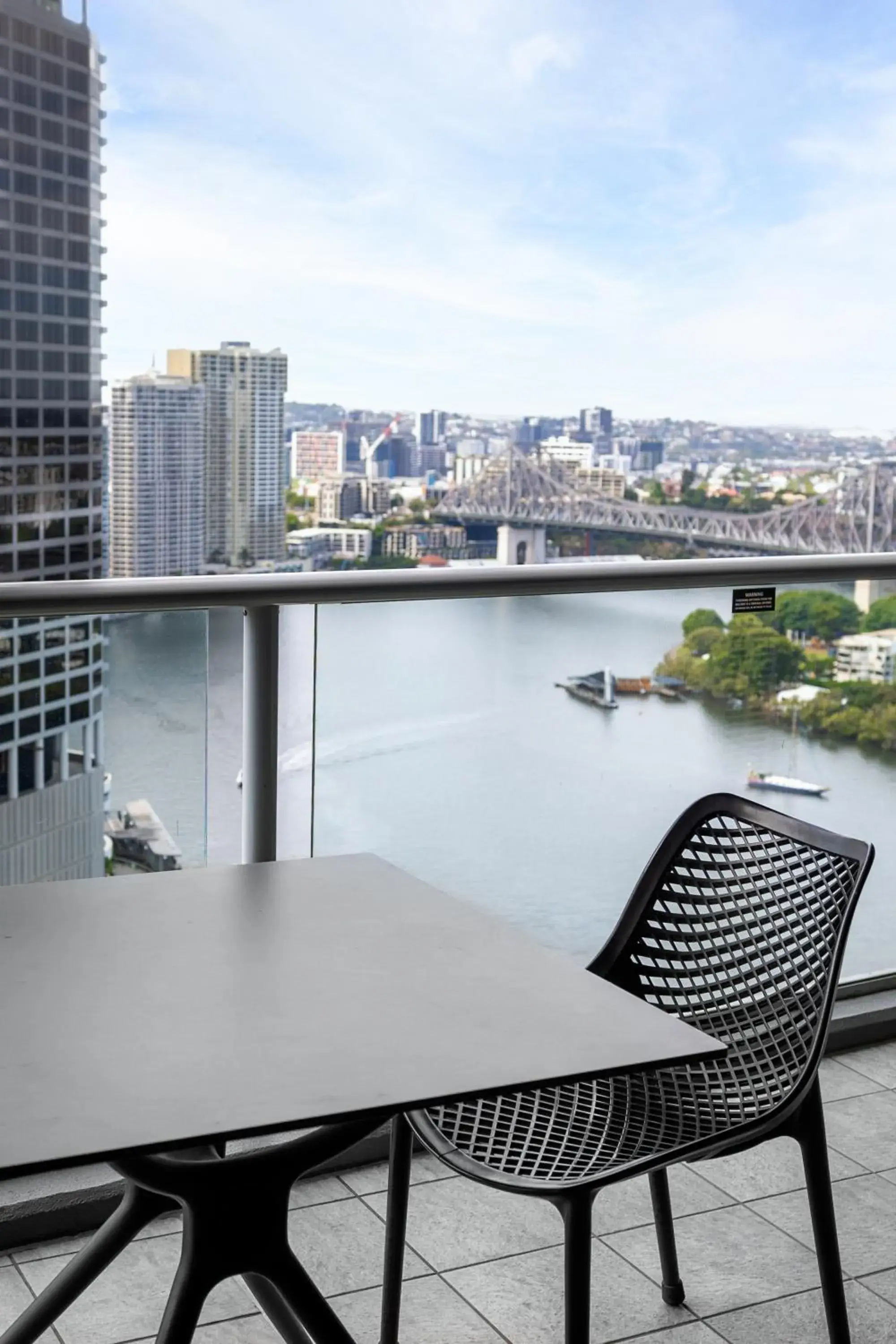 River view in Oaks Brisbane on Felix Suites River view in Oaks Brisbane on Felix Suites