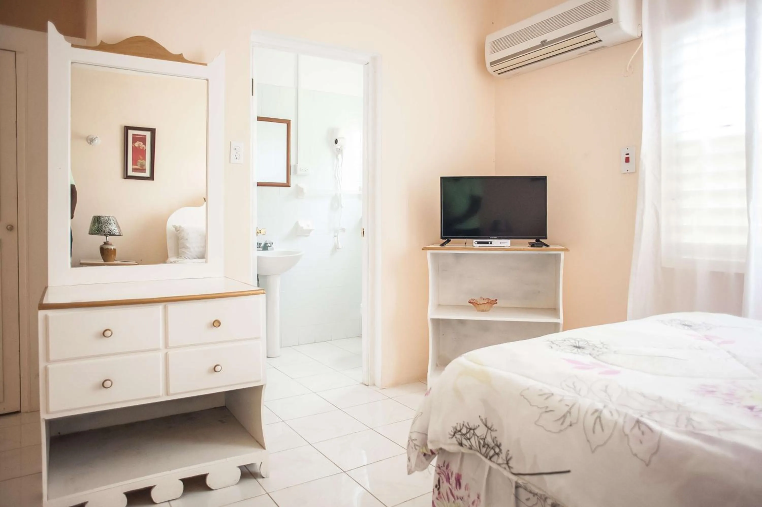 cot, Bed in Diamond Villa Guest House