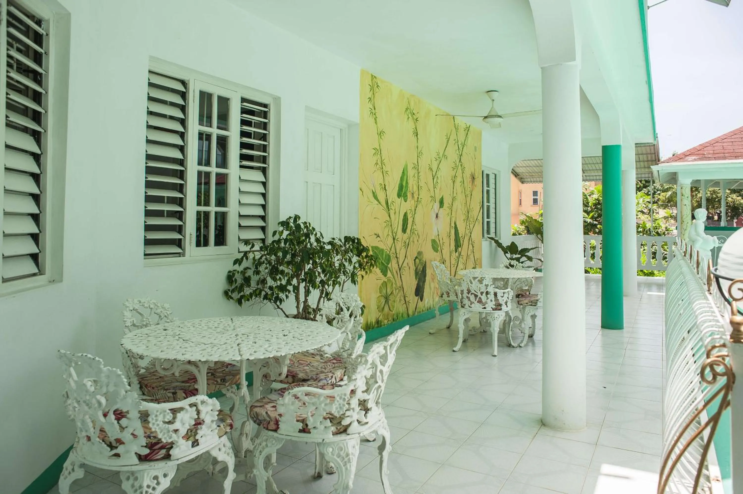 Seating area in Diamond Villa Guest House