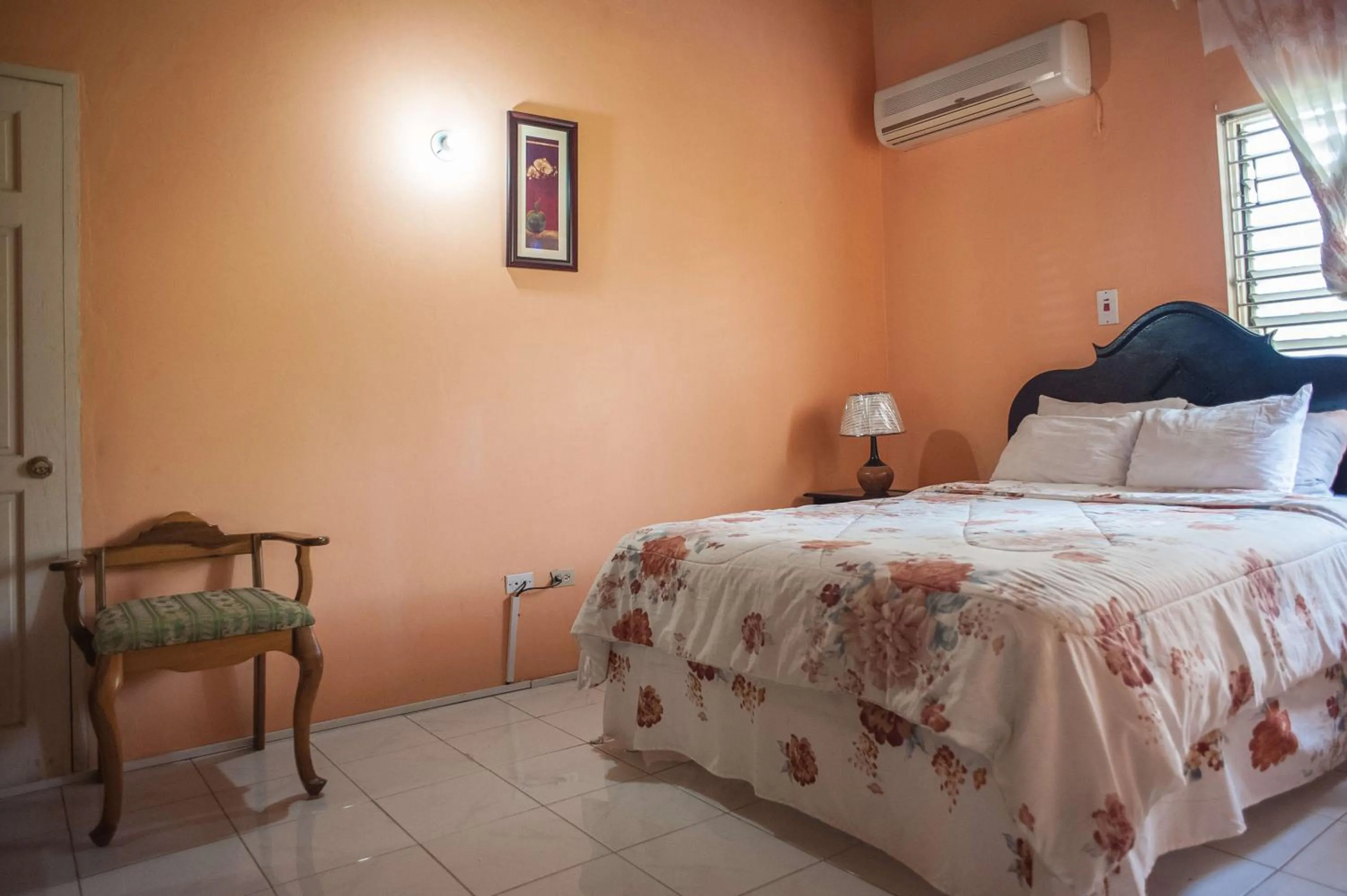 Bedroom, Bed in Diamond Villa Guest House