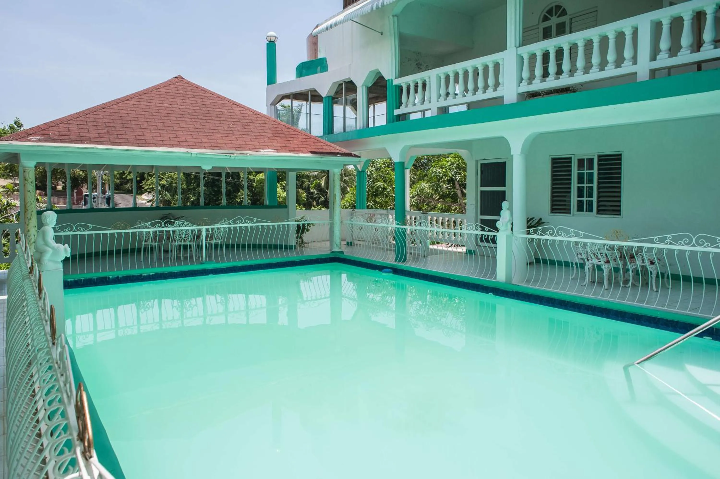Pool view in Diamond Villa Guest House