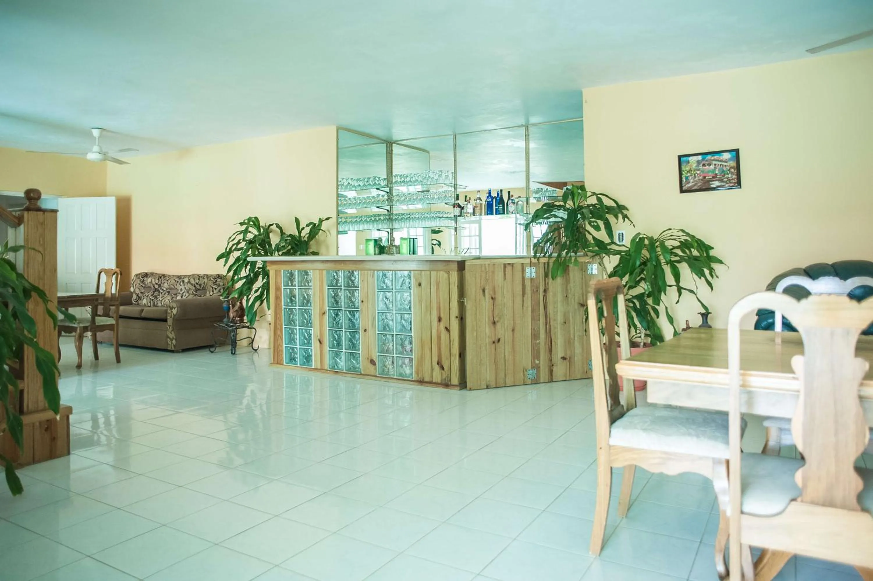 Dining area in Diamond Villa Guest House