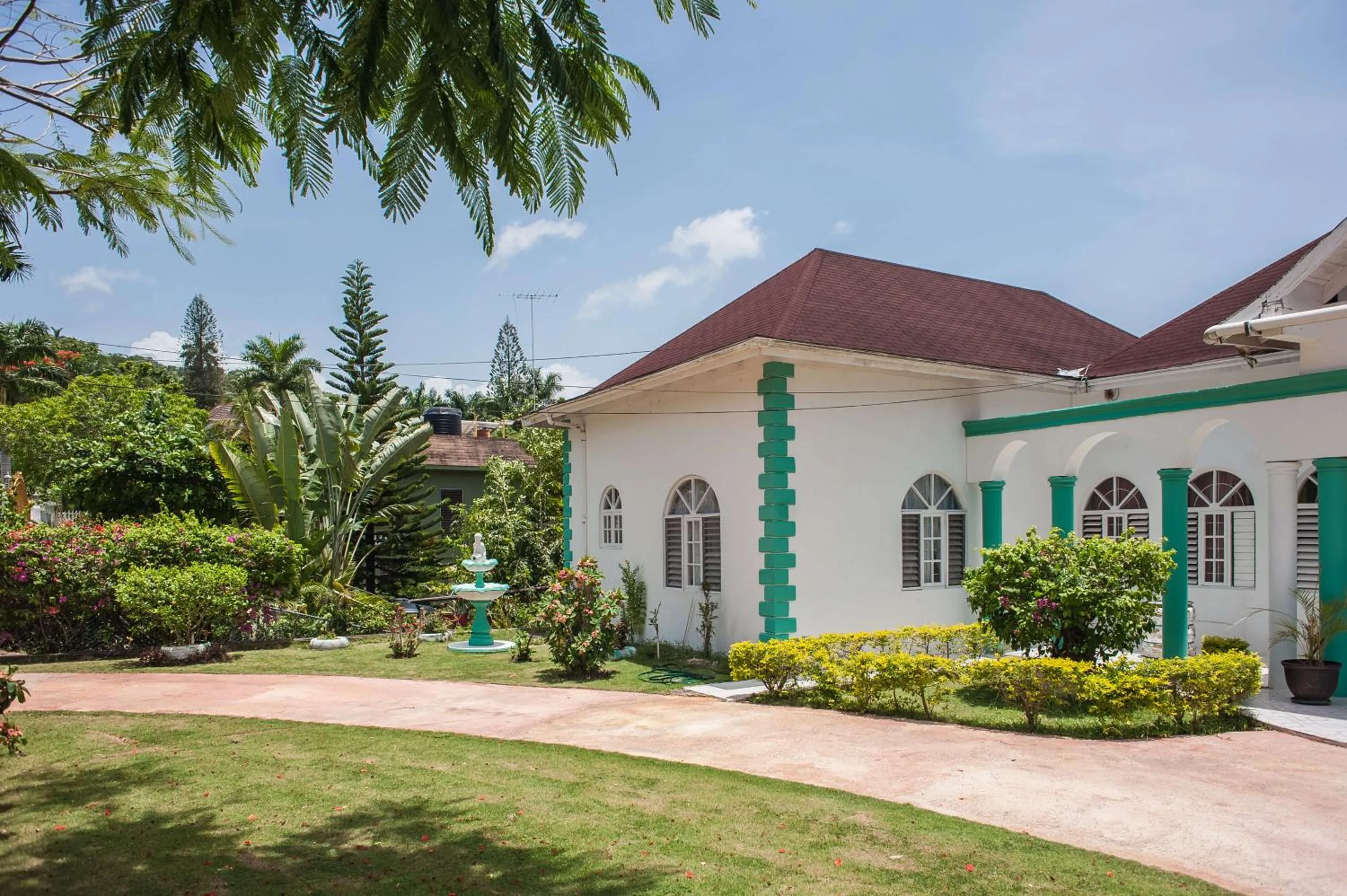 Facade/entrance in Diamond Villa Guest House