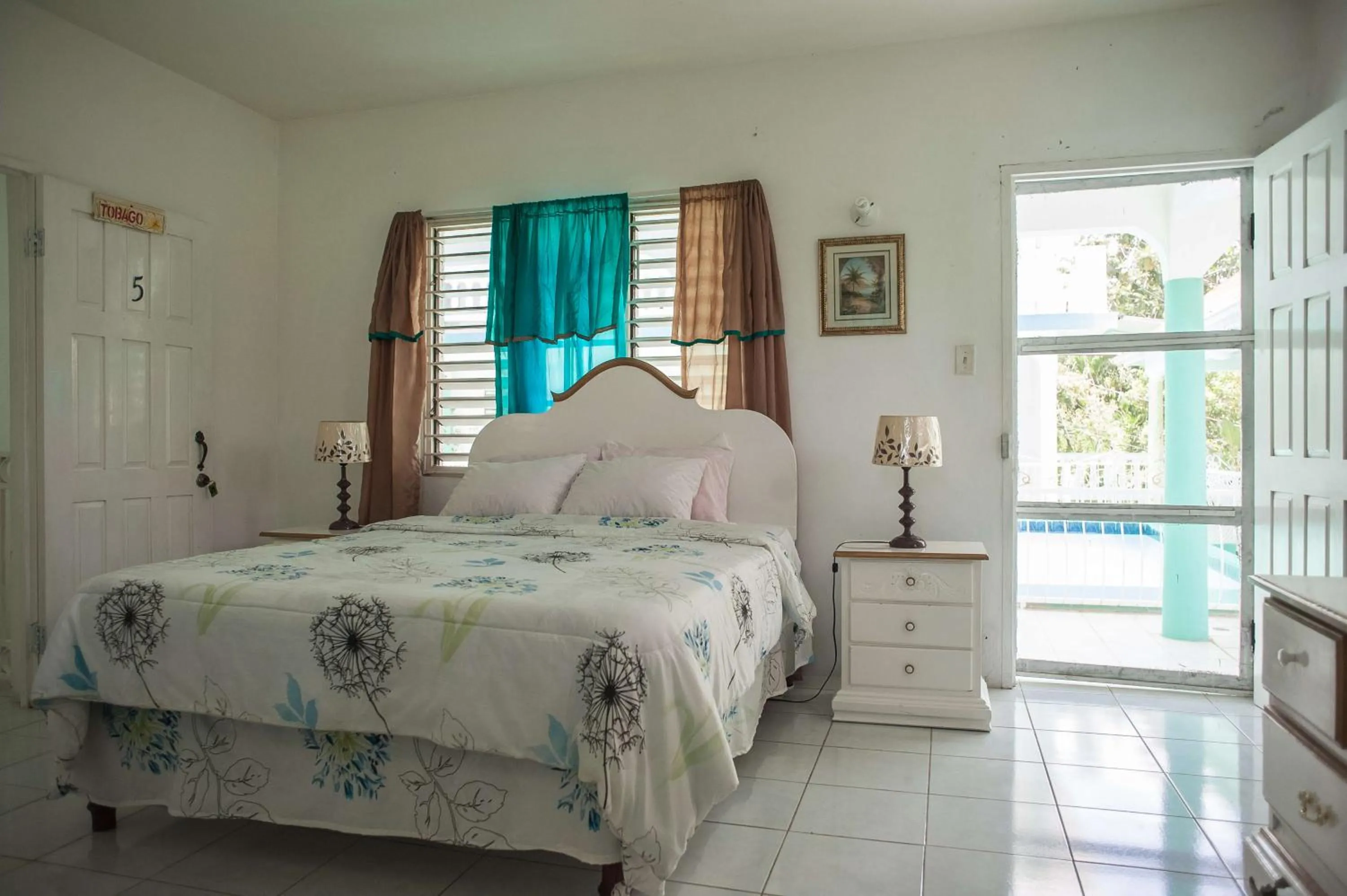 Bedroom, Bed in Diamond Villa Guest House