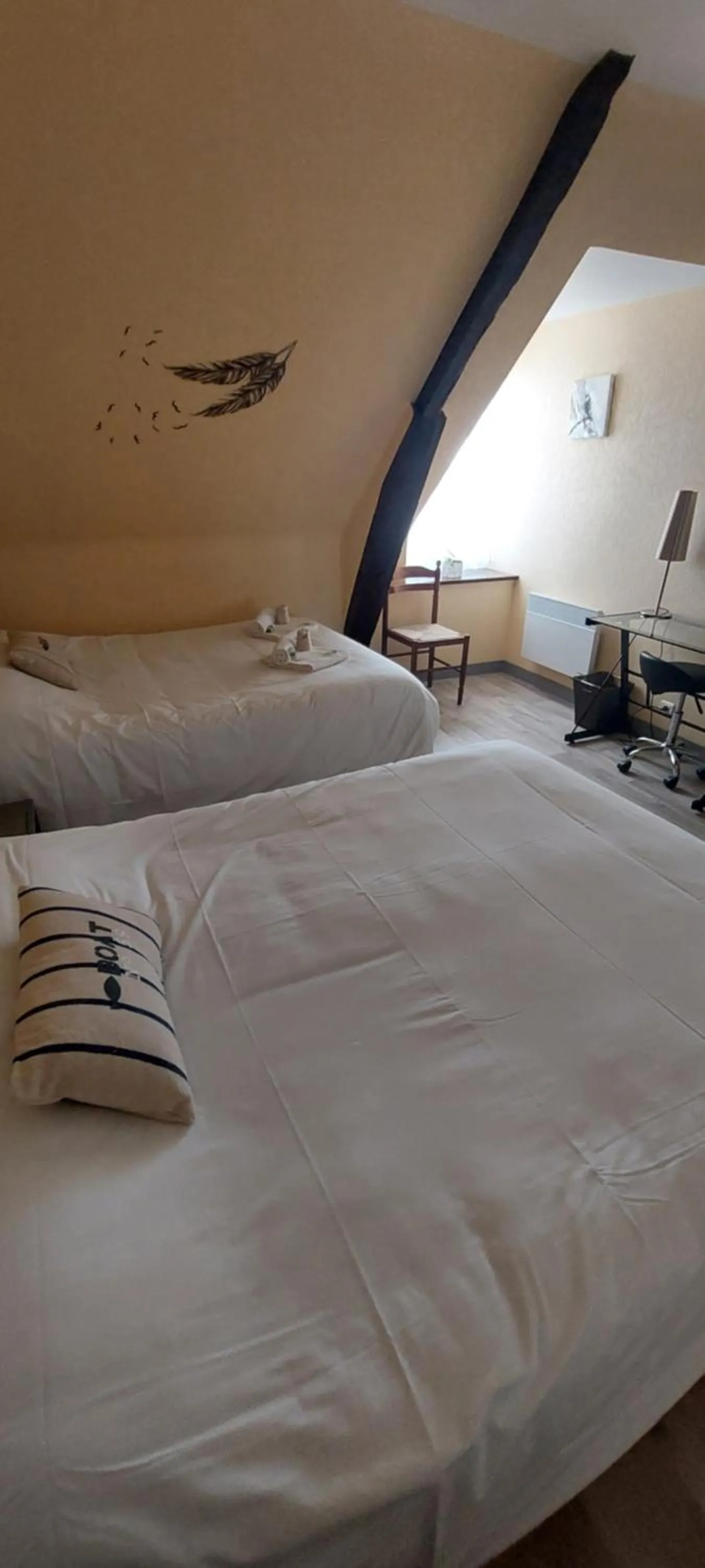 Photo of the whole room, Bed in Hotel Beau Rivage