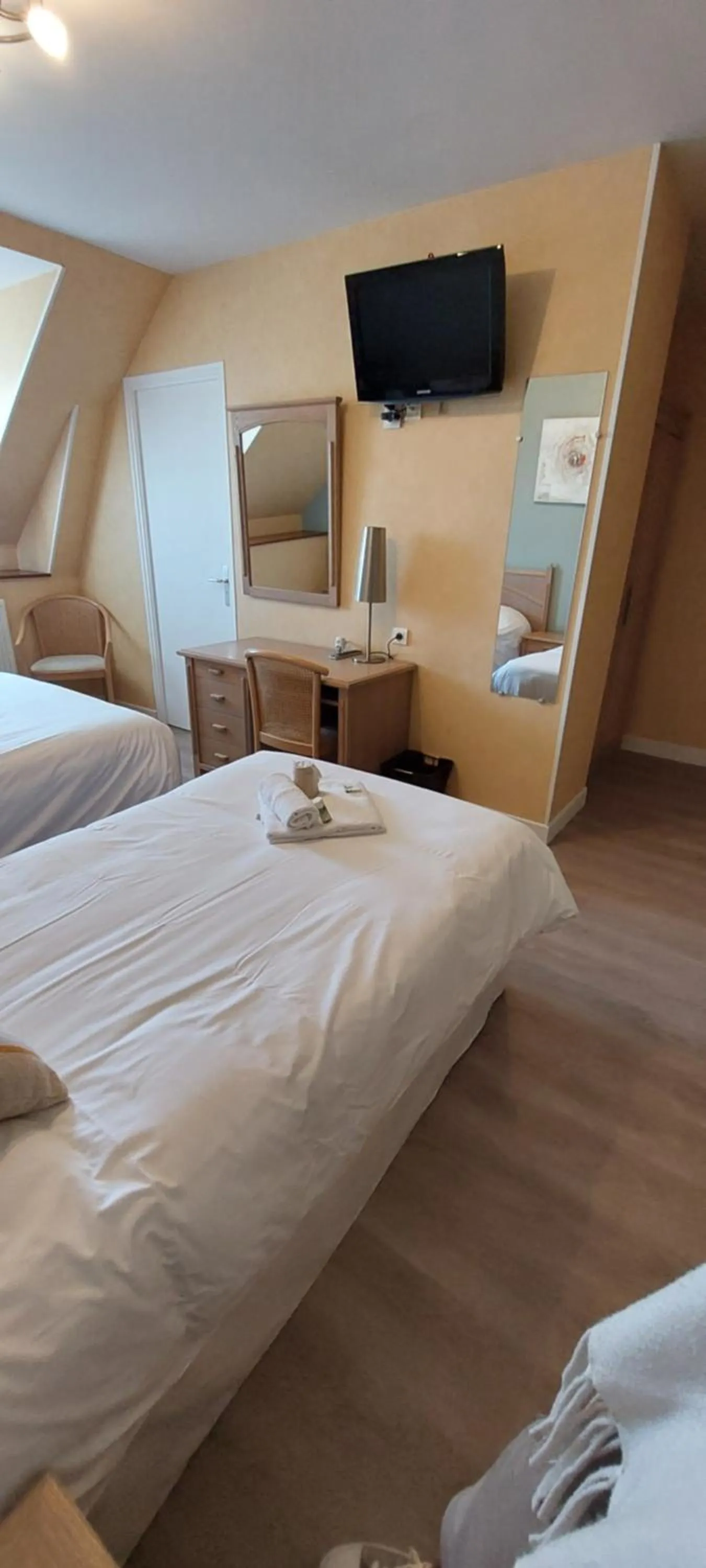 Photo of the whole room, Bed in Hotel Beau Rivage