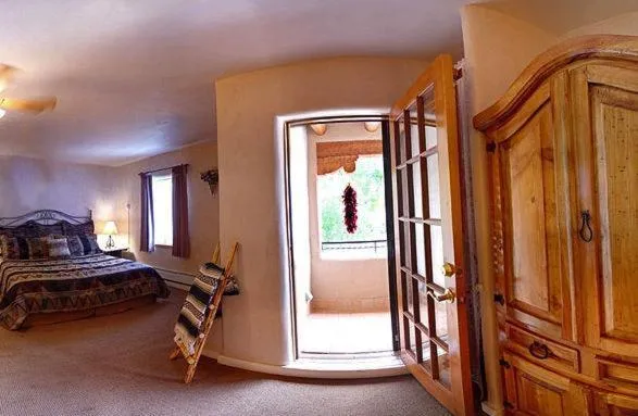 Day, Bed in Hotel La Fonda de Taos