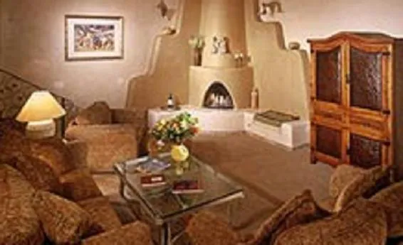 Living room, Bed in Hotel La Fonda de Taos