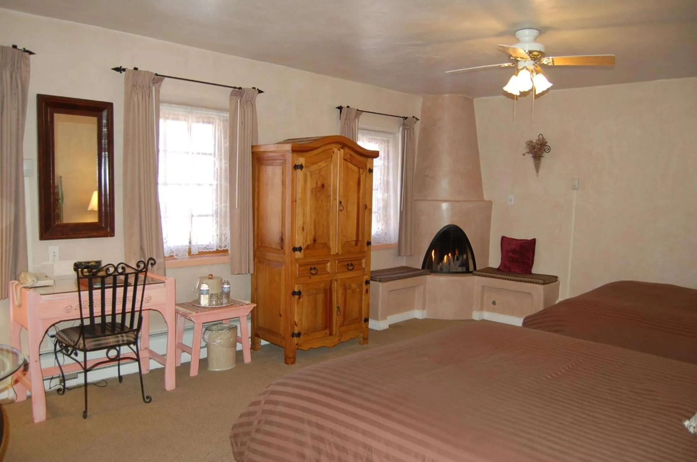 Photo of the whole room, Bed in Hotel La Fonda de Taos