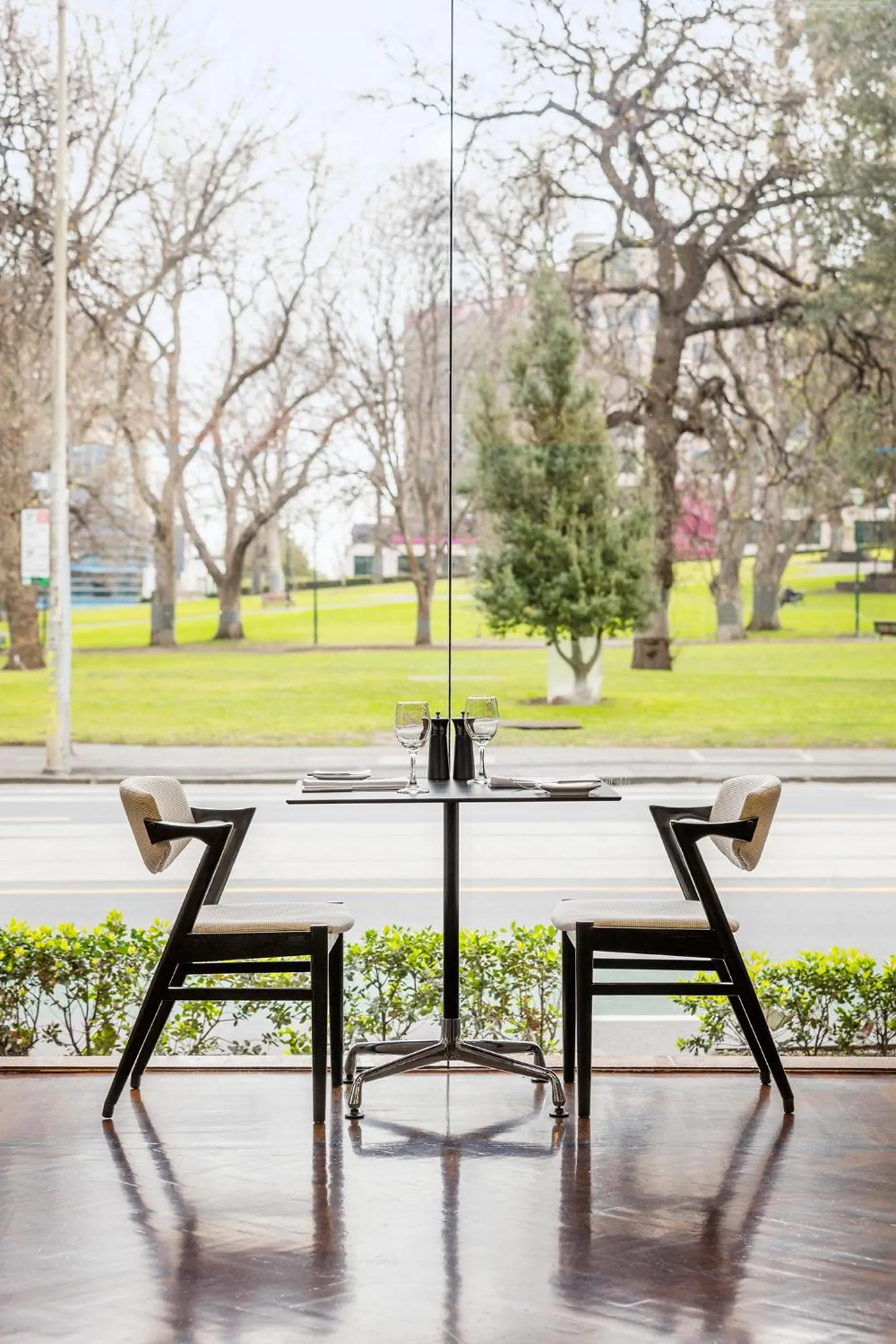 Restaurant/places to eat in Radisson On Flagstaff Gardens Melbourne