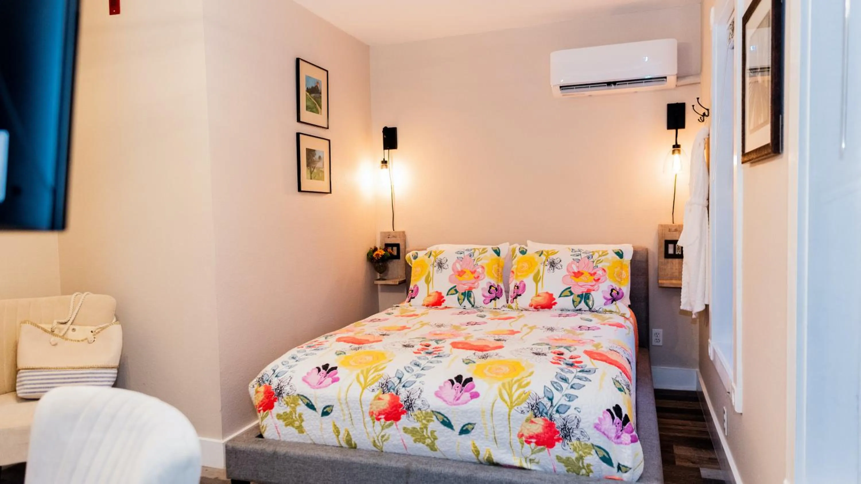 Bed in Meranova Guest Inn