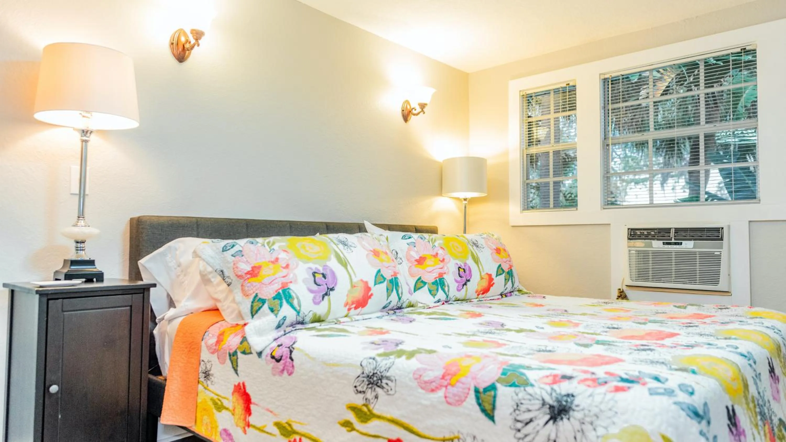 Bed in Meranova Guest Inn