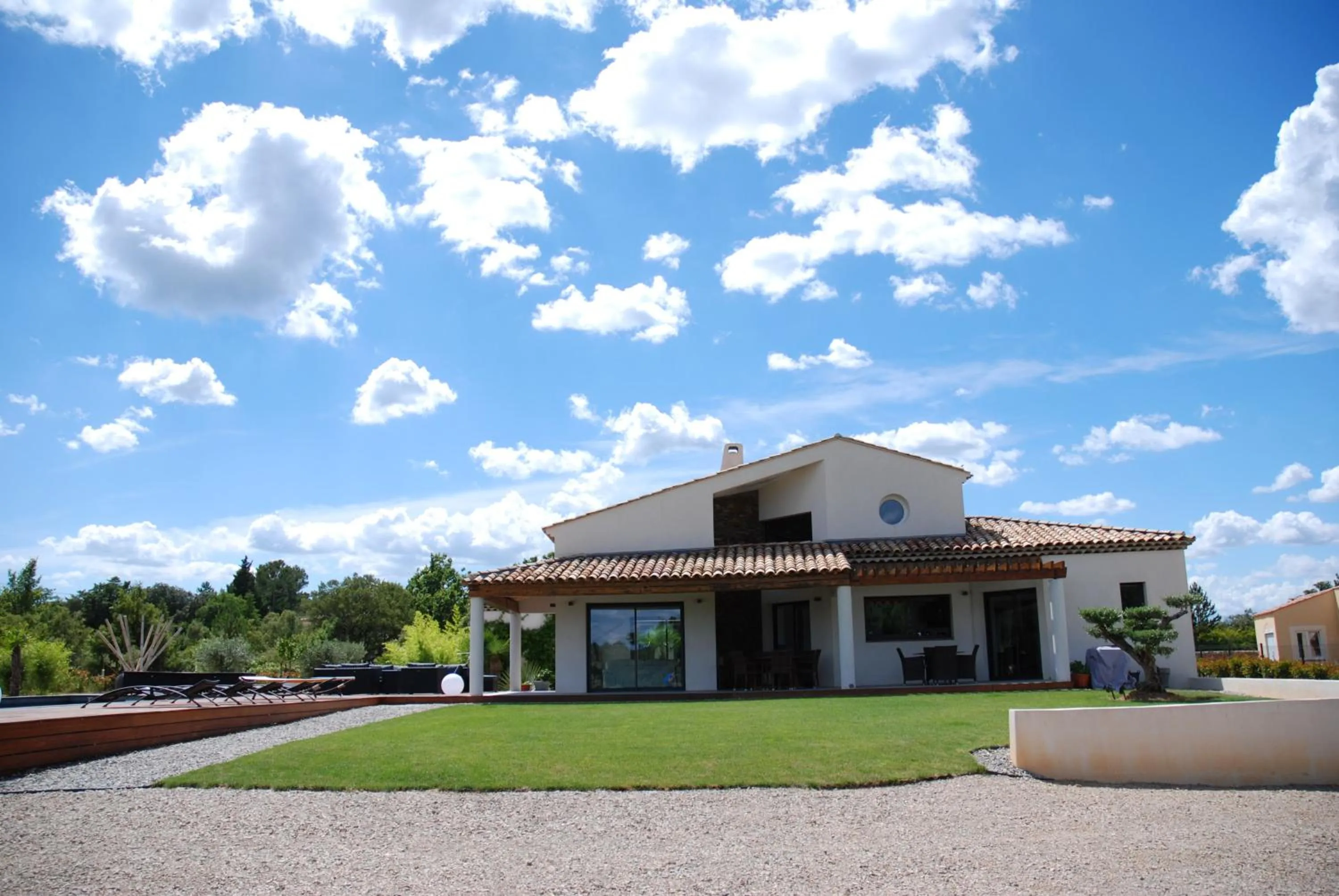 Property building in Villa Otilia-Bed and Breakfast-Chambres d'hôtes en Provence