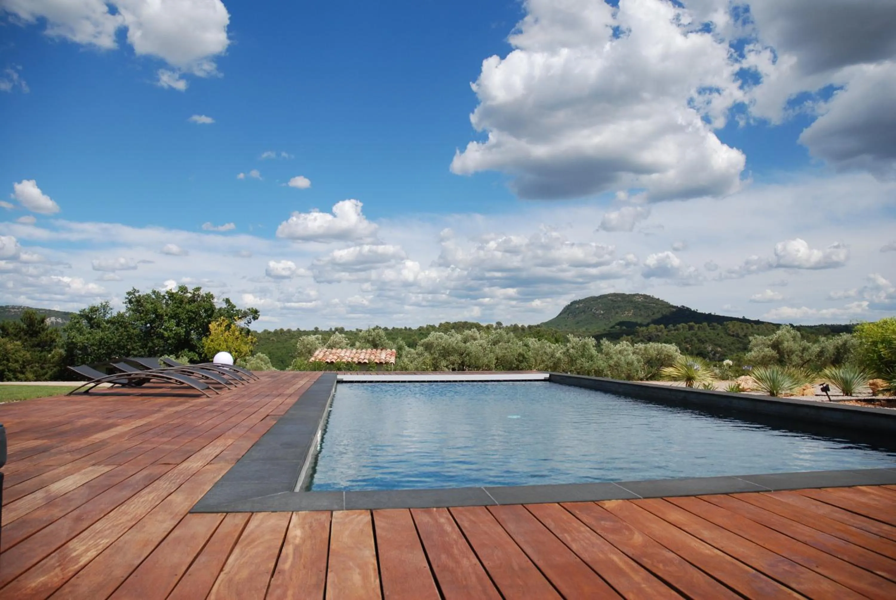 Swimming pool in Villa Otilia-Bed and Breakfast-Chambres d'hôtes en Provence